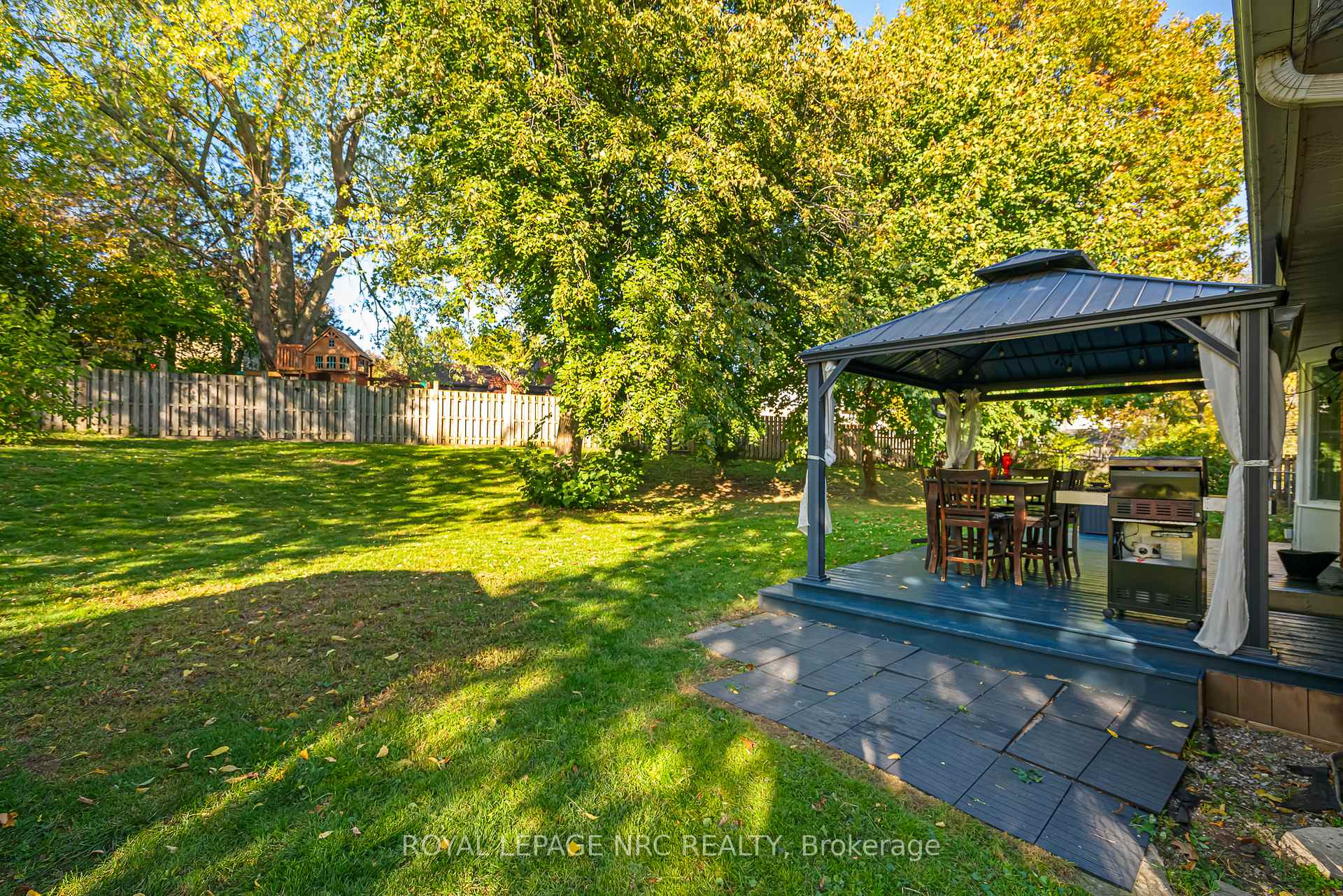 Photo 43 of 20 Parkhill Road, Pelham, Fonthill — HOMEH