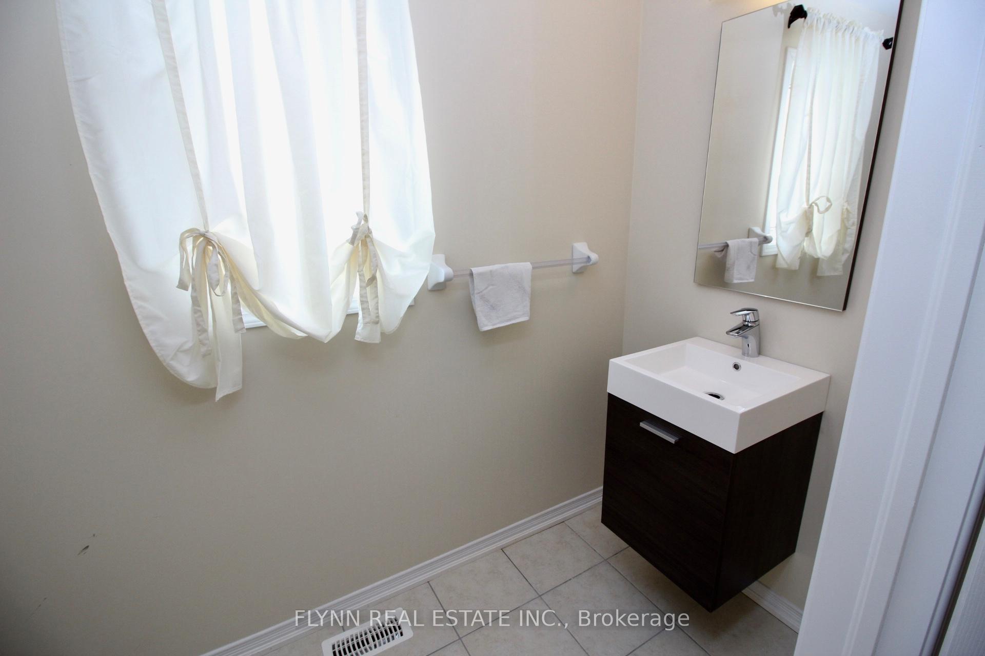 Photo 2 of 8444 Elderberry Drive, Niagara Falls, Brown — HOMEH