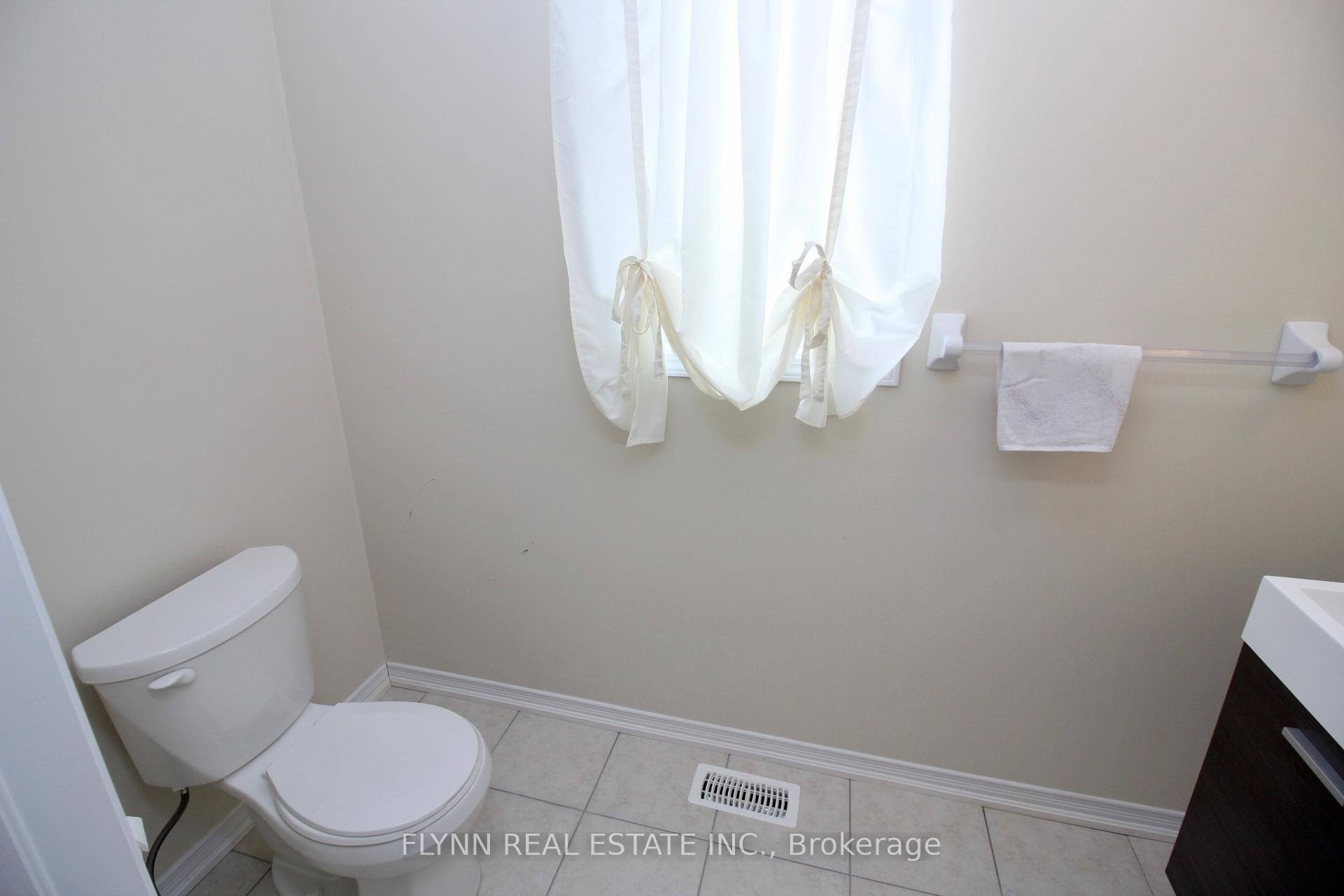 Photo 3 of 8444 Elderberry Drive, Niagara Falls, Brown — HOMEH