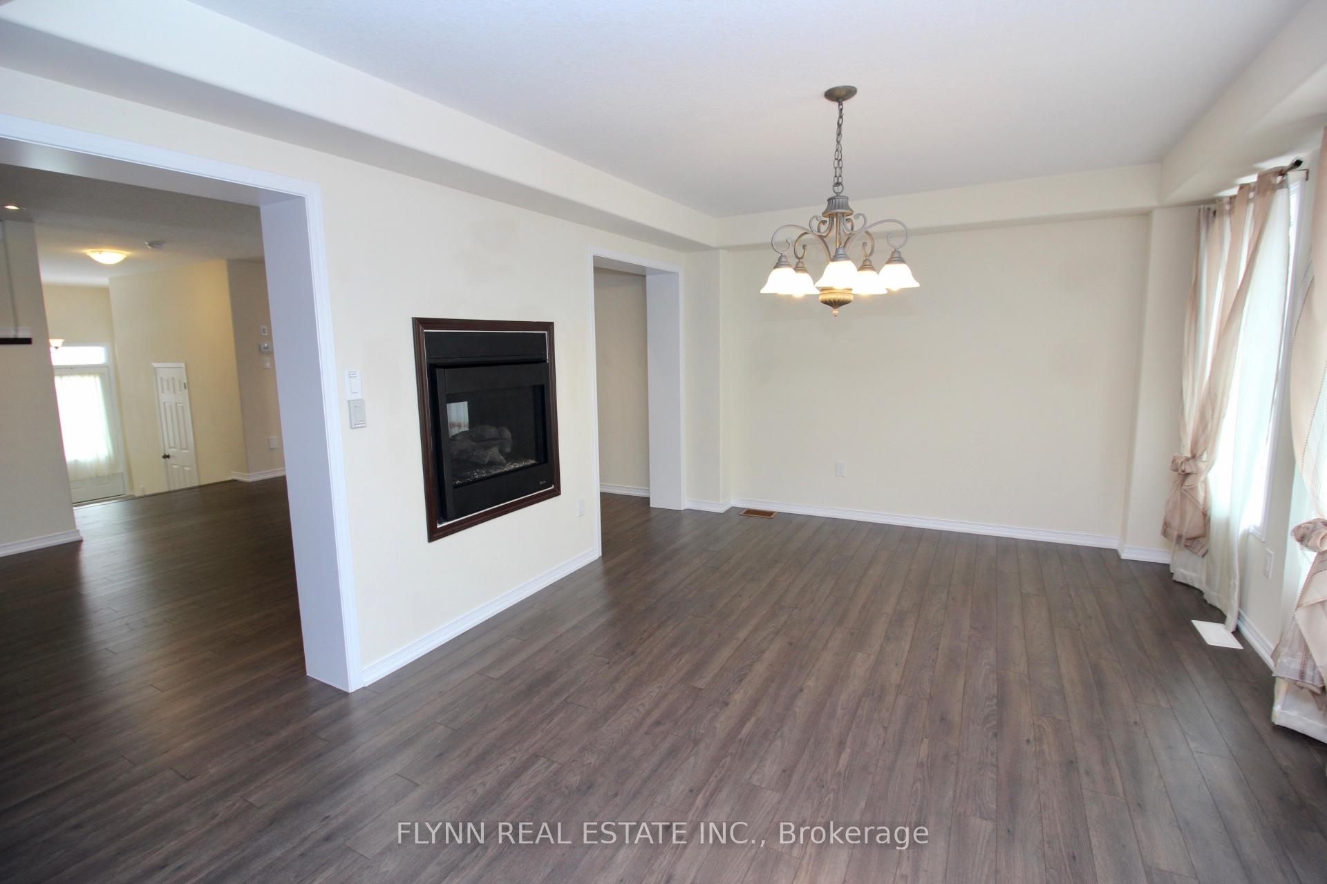 Photo 8 of 8444 Elderberry Drive, Niagara Falls, Brown — HOMEH