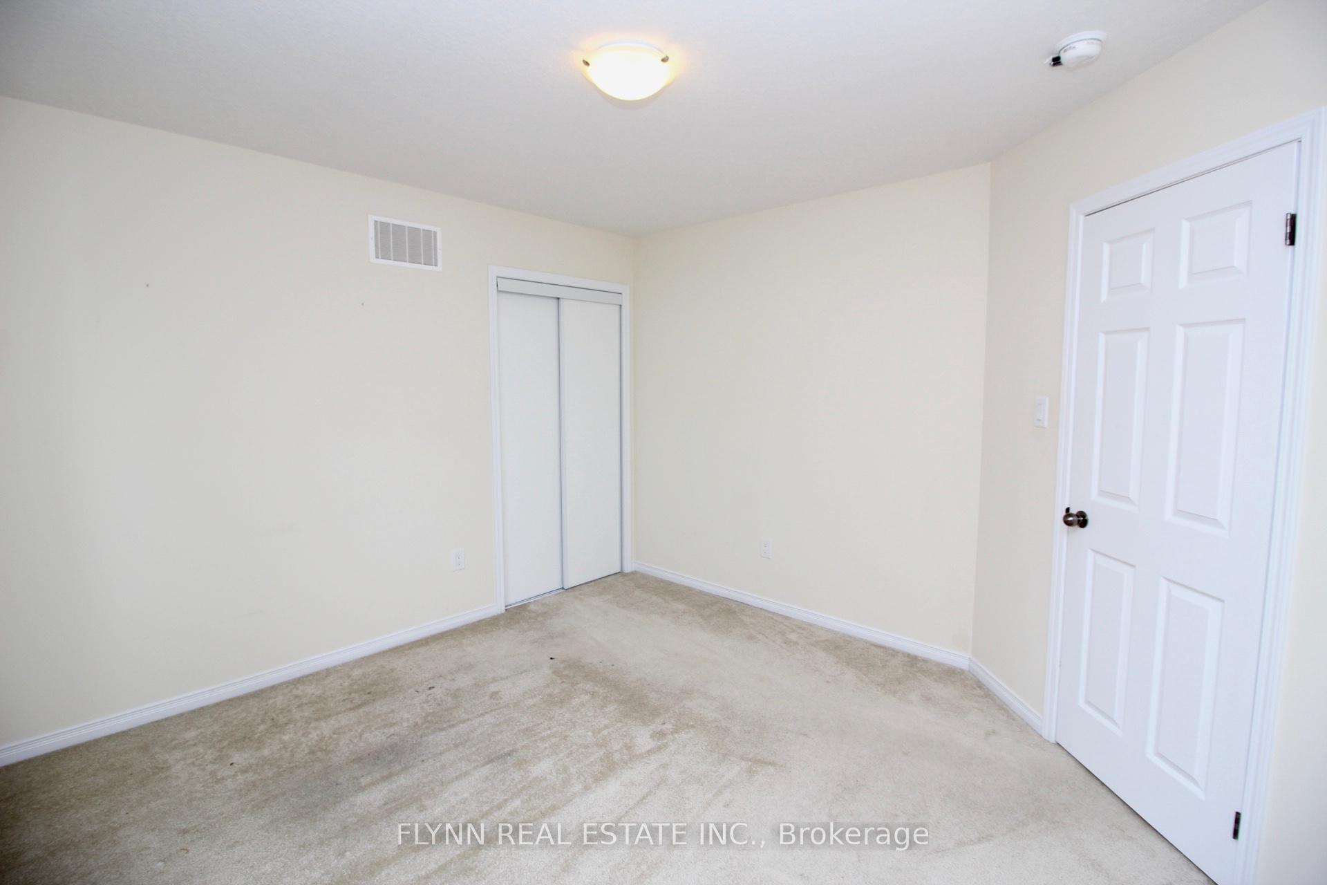 Photo 15 of 8444 Elderberry Drive, Niagara Falls, Brown — HOMEH