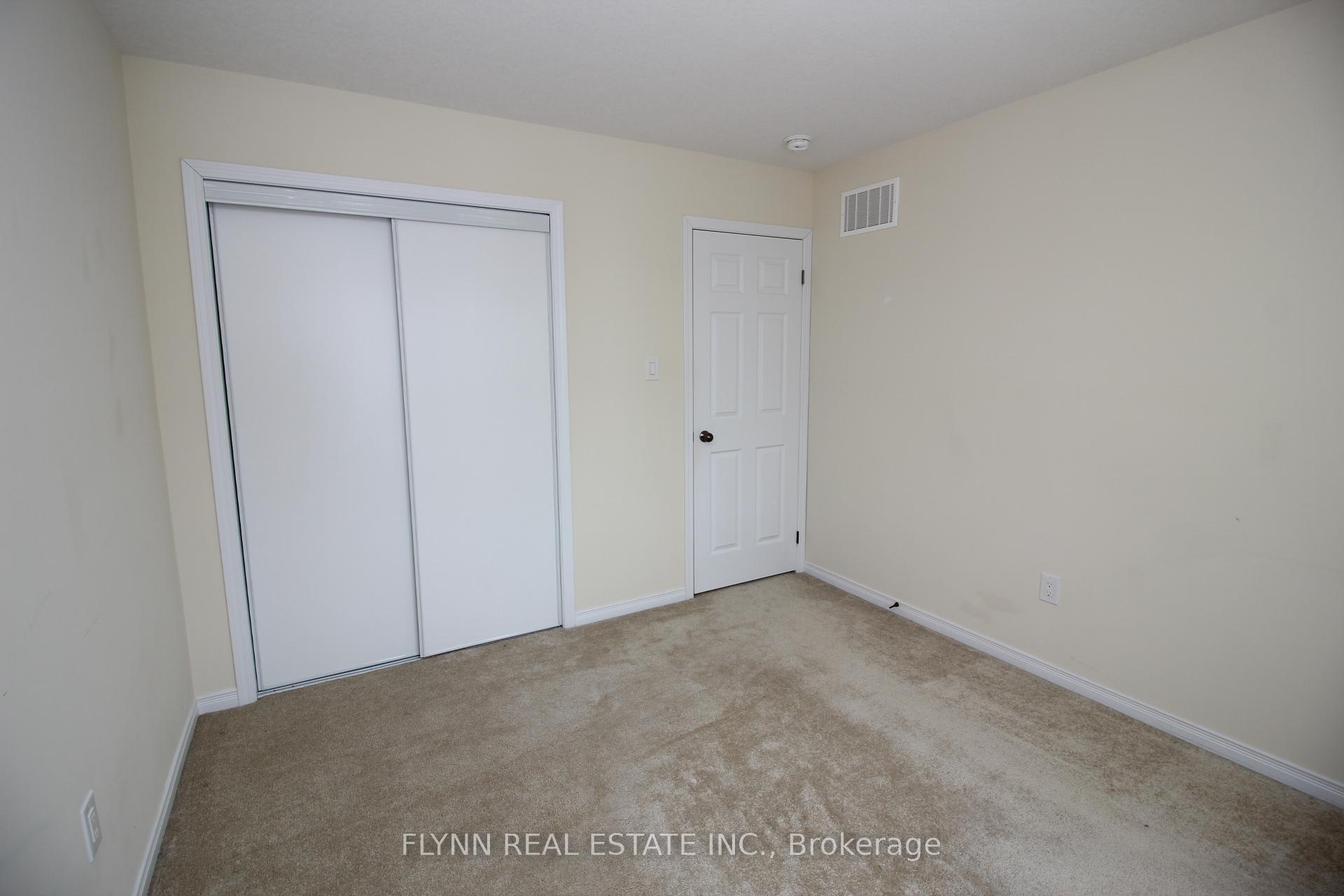 Photo 17 of 8444 Elderberry Drive, Niagara Falls, Brown — HOMEH