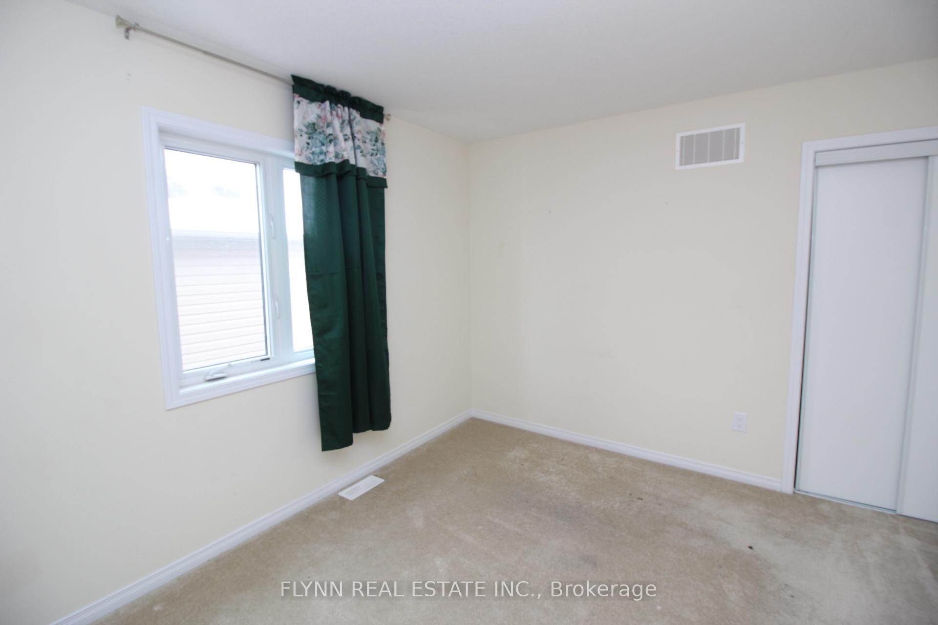 Photo 18 of 8444 Elderberry Drive, Niagara Falls, Brown — HOMEH