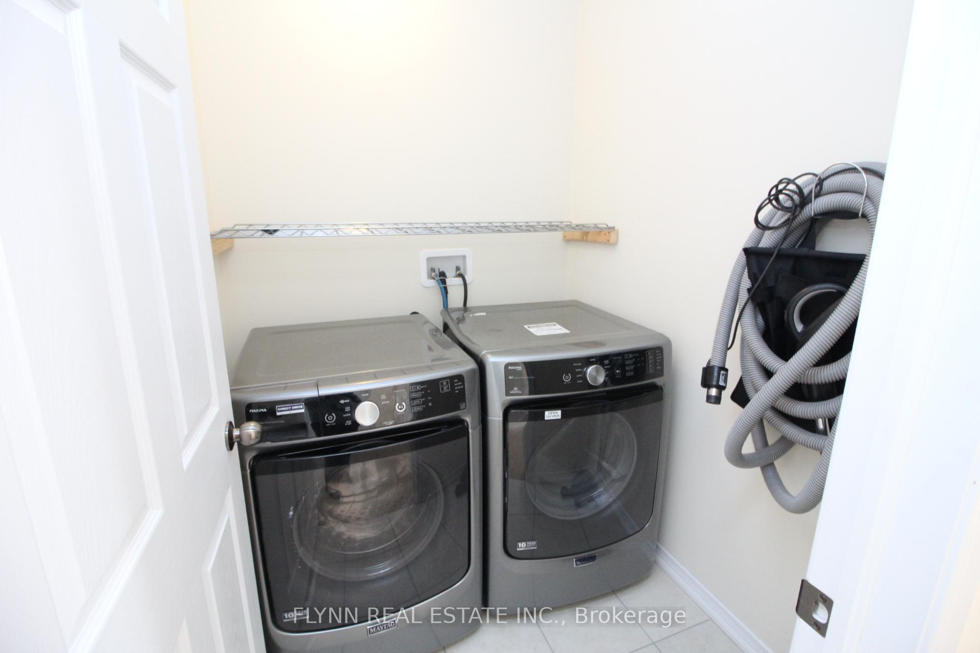 Photo 19 of 8444 Elderberry Drive, Niagara Falls, Brown — HOMEH