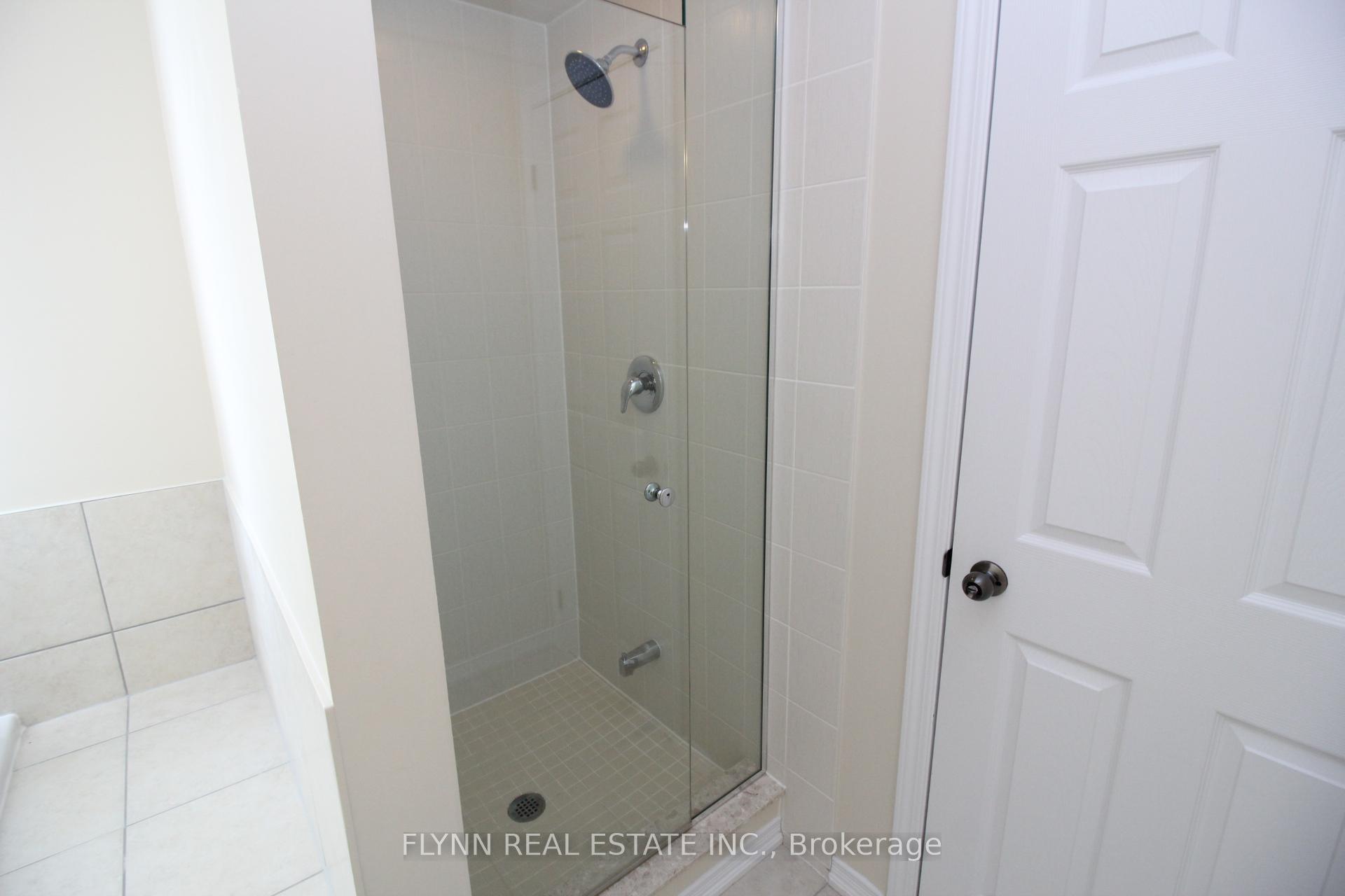 Photo 23 of 8444 Elderberry Drive, Niagara Falls, Brown — HOMEH