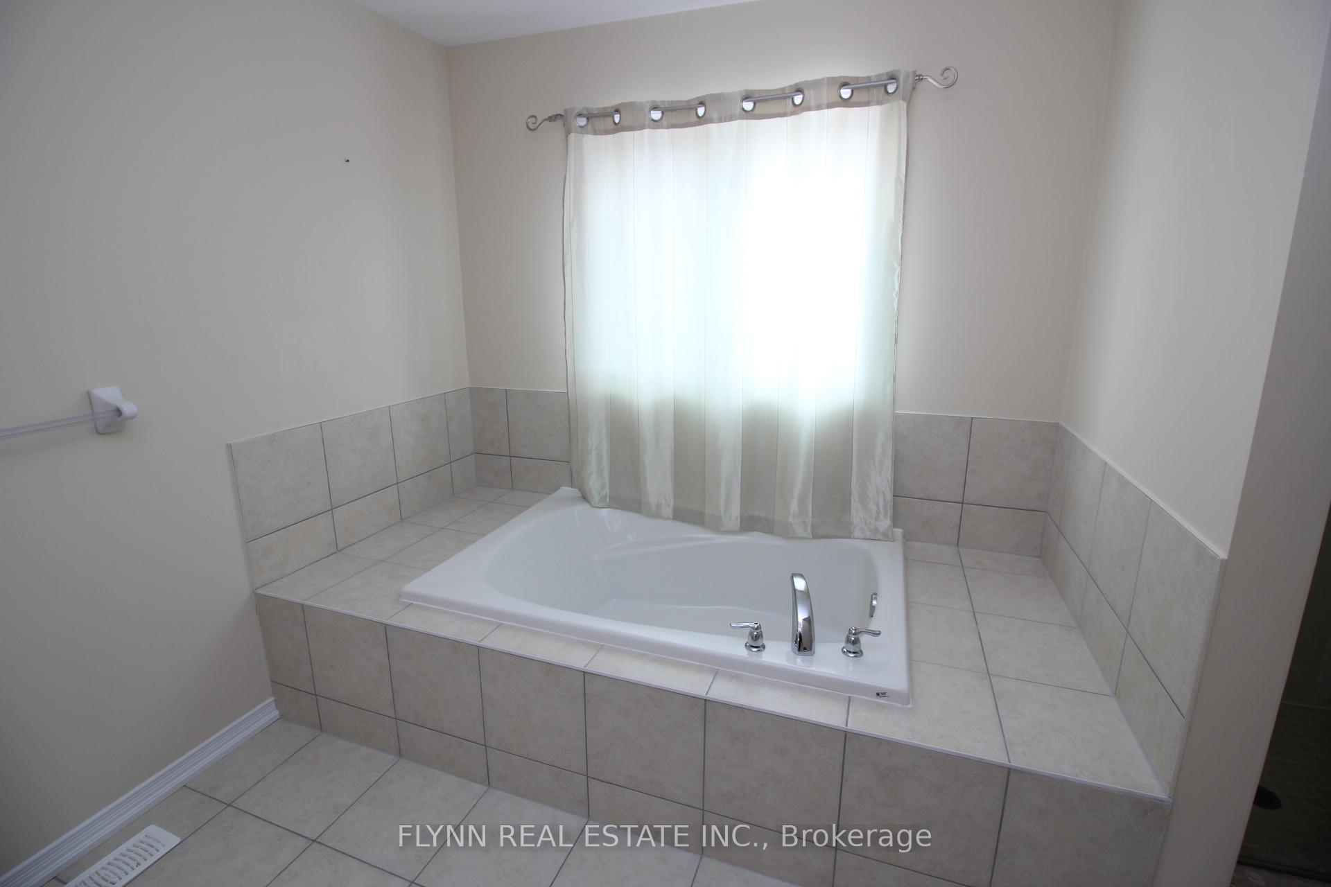 Photo 24 of 8444 Elderberry Drive, Niagara Falls, Brown — HOMEH
