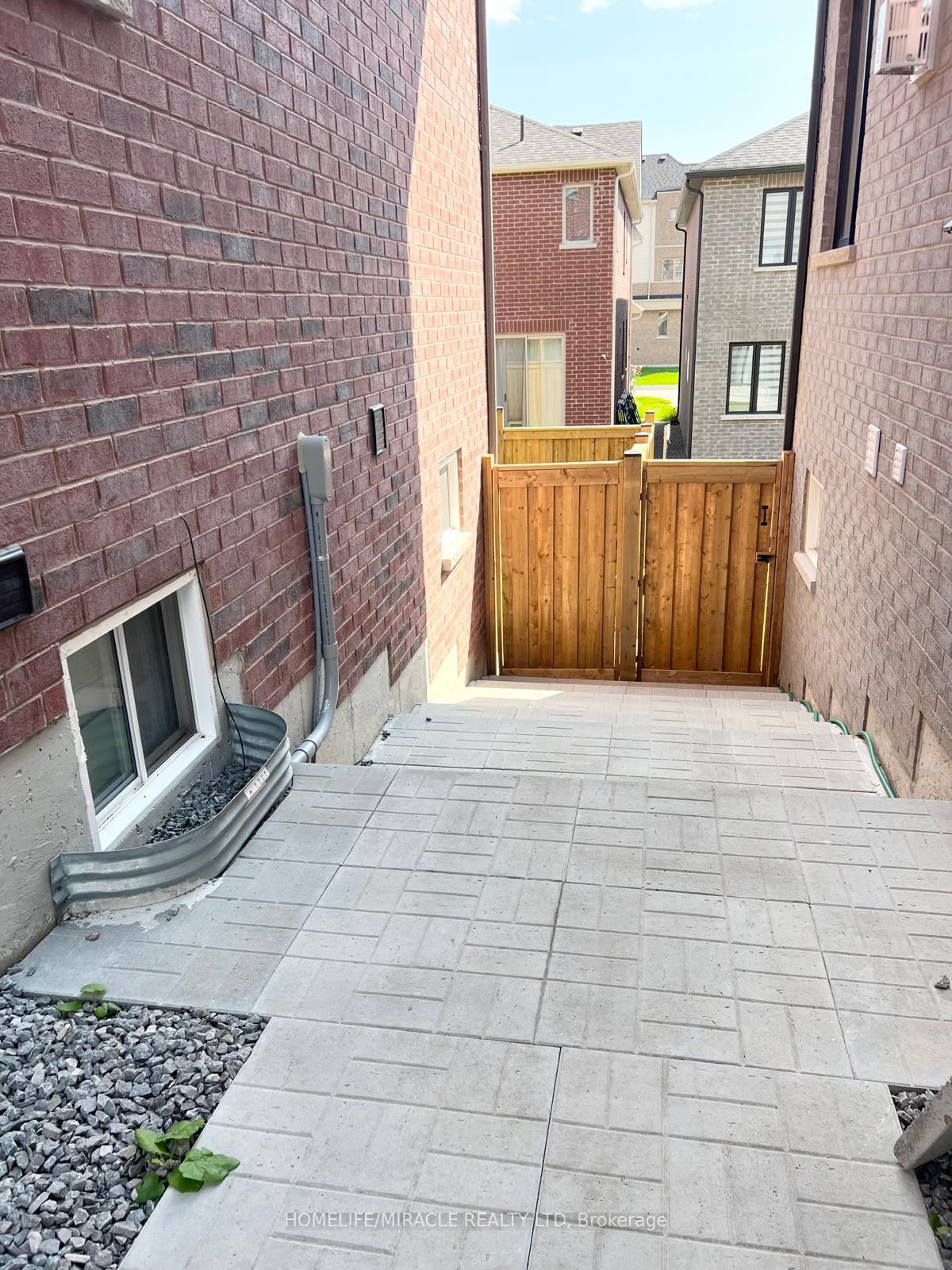 Photo 34 of 1017 Lockie Drive, Oshawa, Kedron — HOMEH