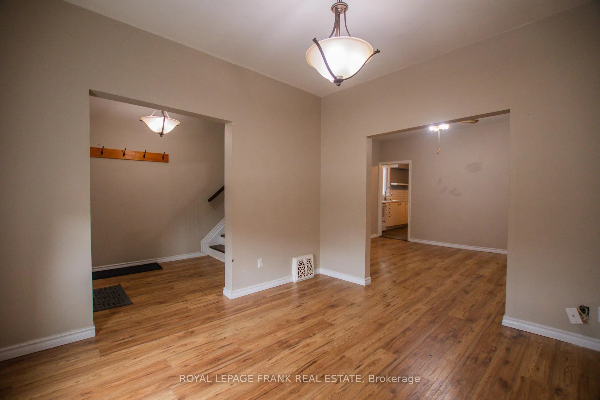 Photo 13 of 340 Regina Street, North Bay, Central — HOMEH
