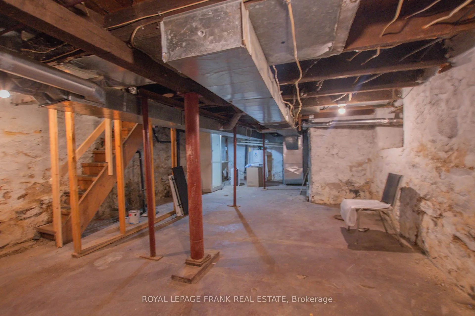 Photo 23 of 340 Regina Street, North Bay, Central — HOMEH