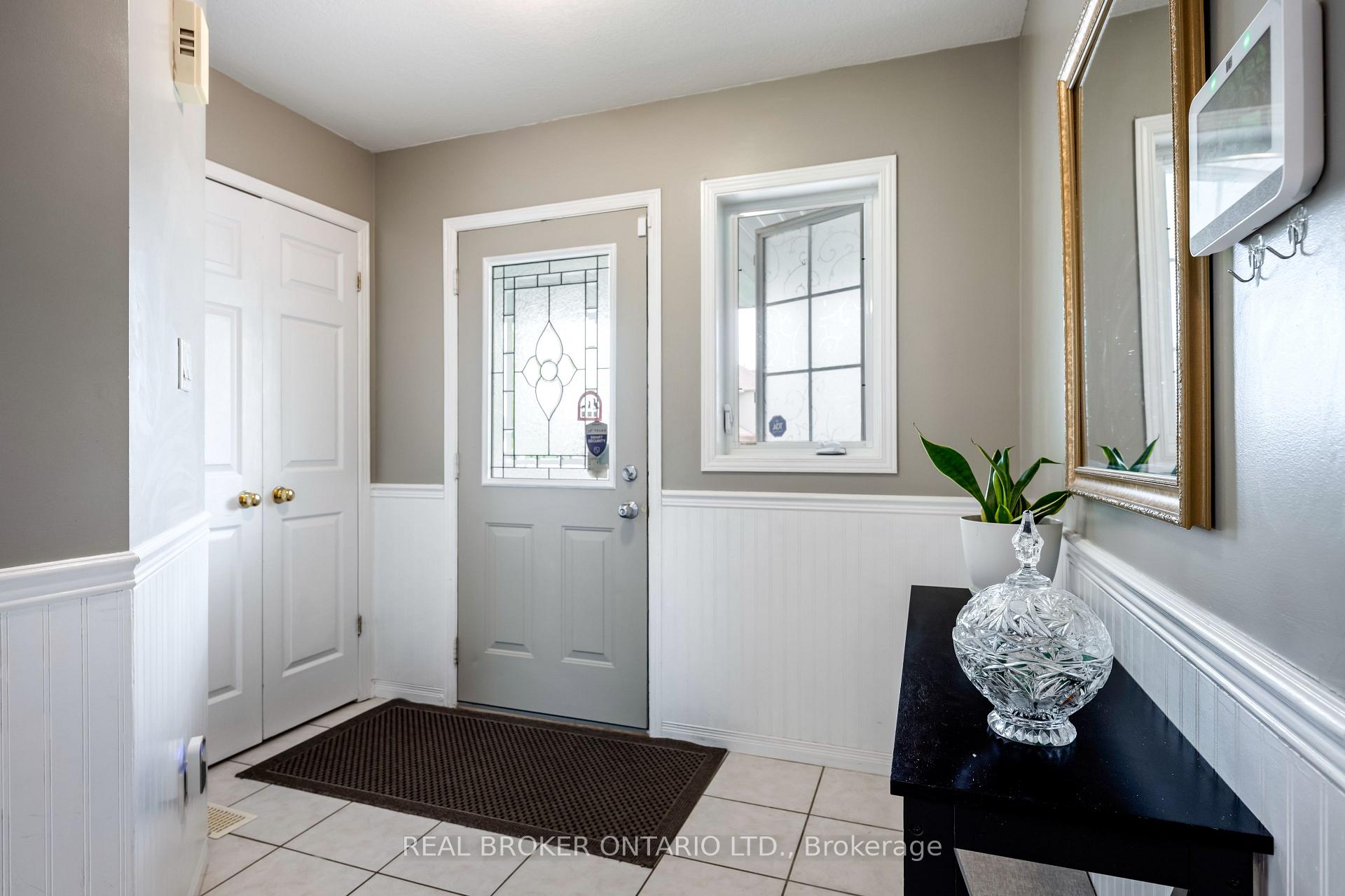 Photo 9 of 107 Glengarry Road, Orangeville — HOMEH