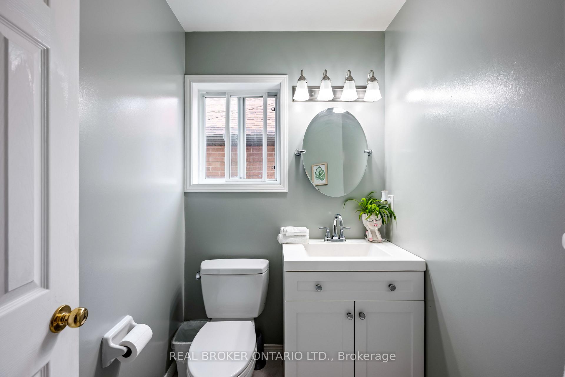 Photo 2 of 107 Glengarry Road, Orangeville — HOMEH