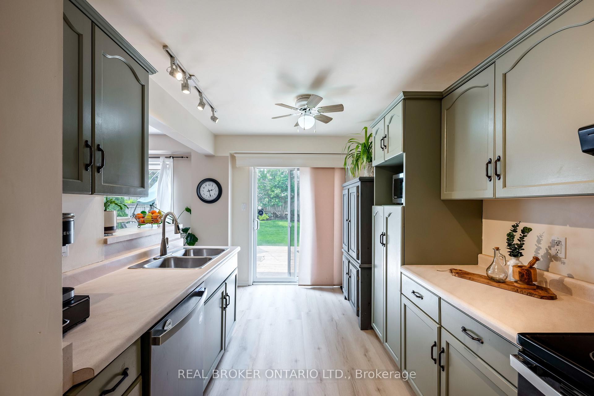 Photo 7 of 107 Glengarry Road, Orangeville — HOMEH