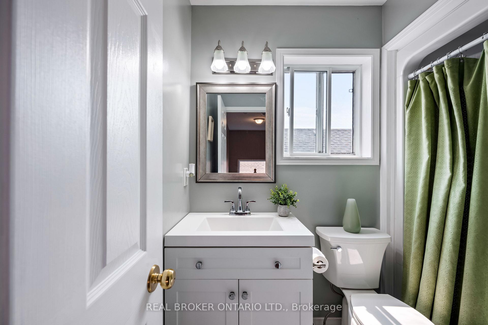 Photo 12 of 107 Glengarry Road, Orangeville — HOMEH
