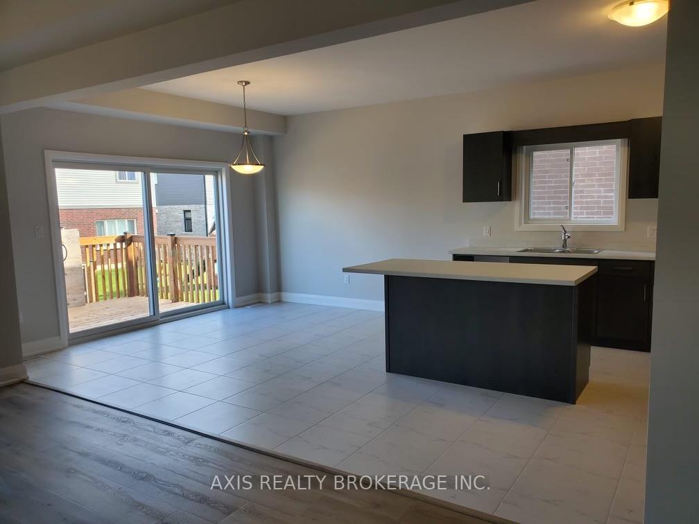 Photo 4 of 45 Samuel Avenue, Pelham, Fonthill — HOMEH