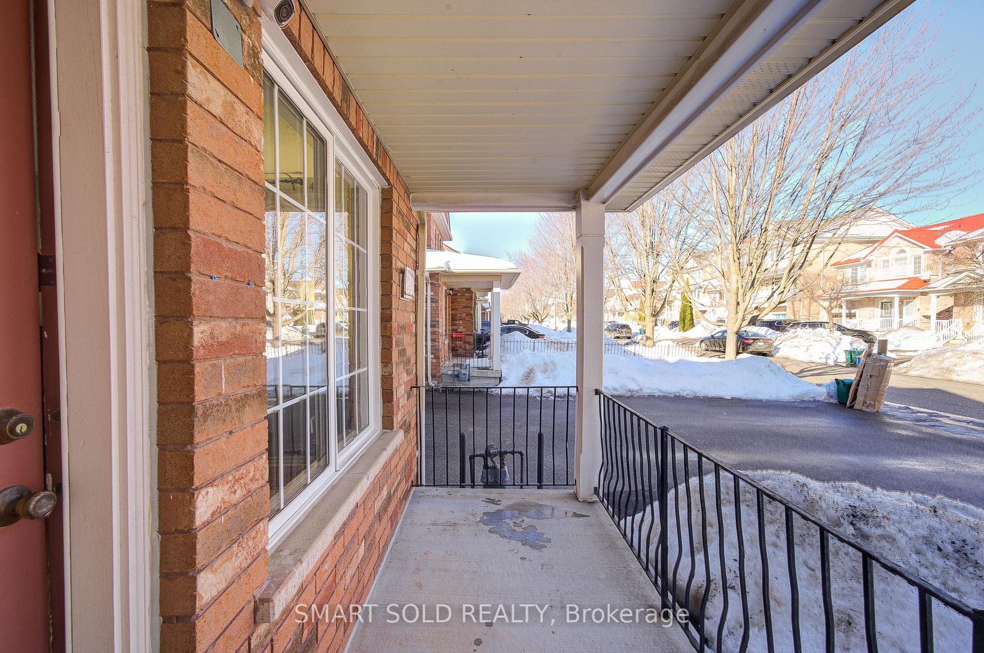 Photo 3 of 109 Warren Bradley Street, Markham, Berczy — HOMEH