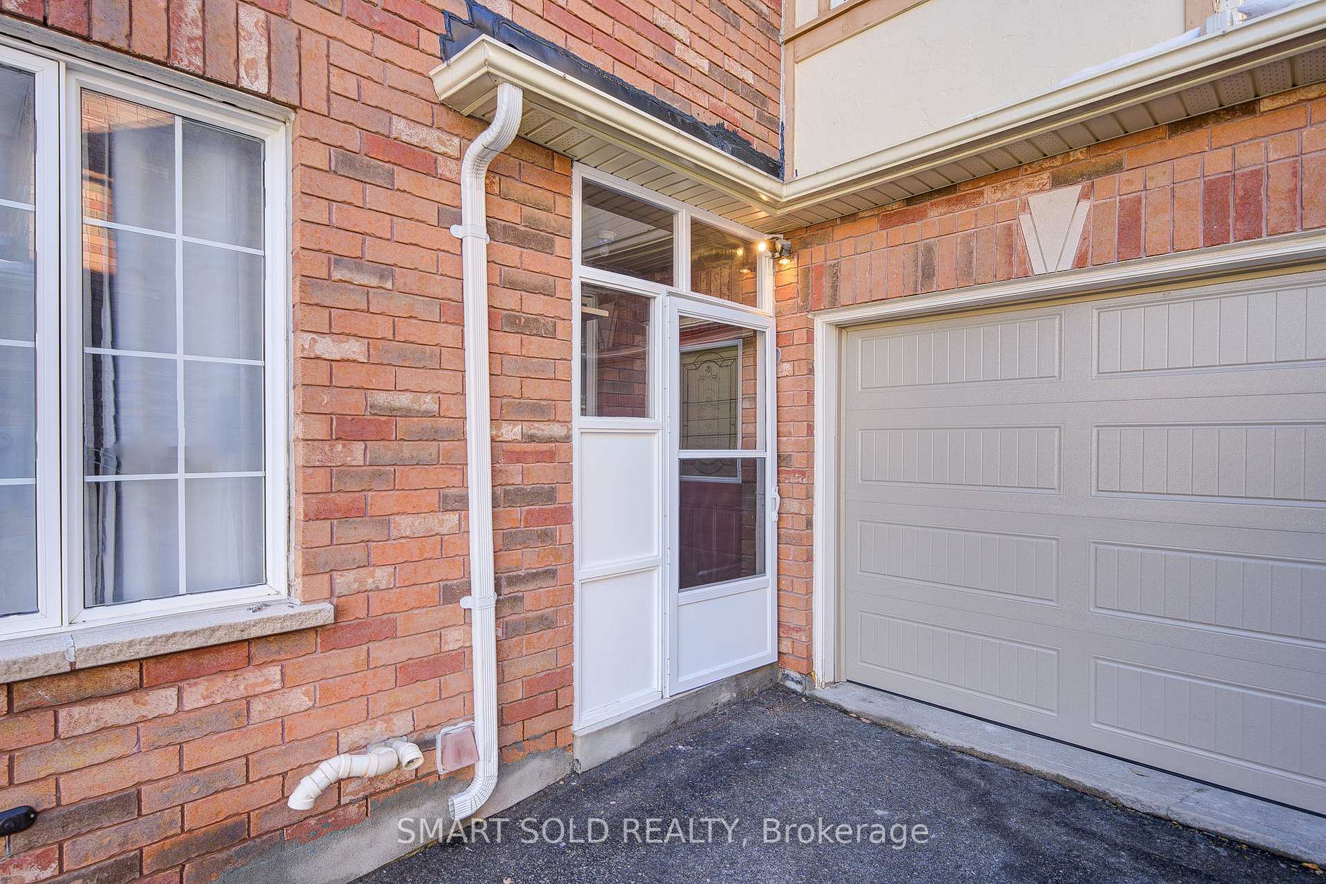 Photo 4 of 109 Warren Bradley Street, Markham, Berczy — HOMEH