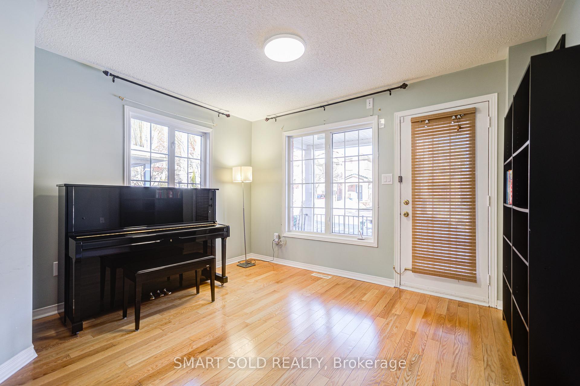 Photo 8 of 109 Warren Bradley Street, Markham, Berczy — HOMEH