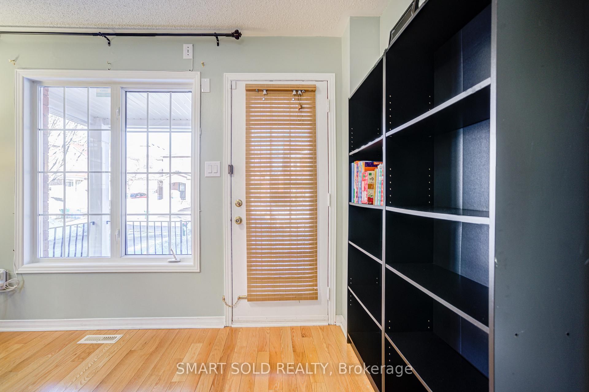 Photo 9 of 109 Warren Bradley Street, Markham, Berczy — HOMEH