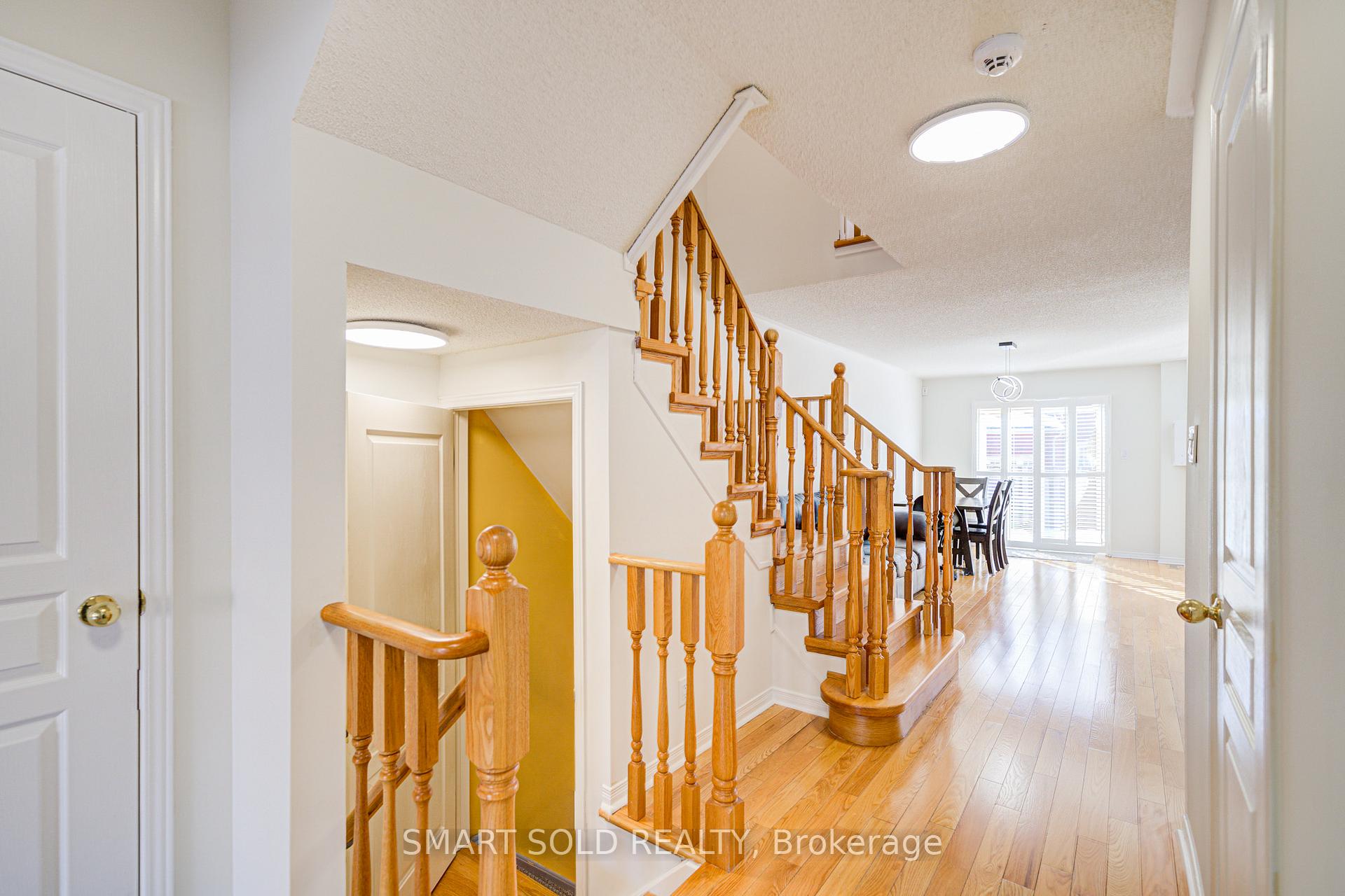Photo 12 of 109 Warren Bradley Street, Markham, Berczy — HOMEH