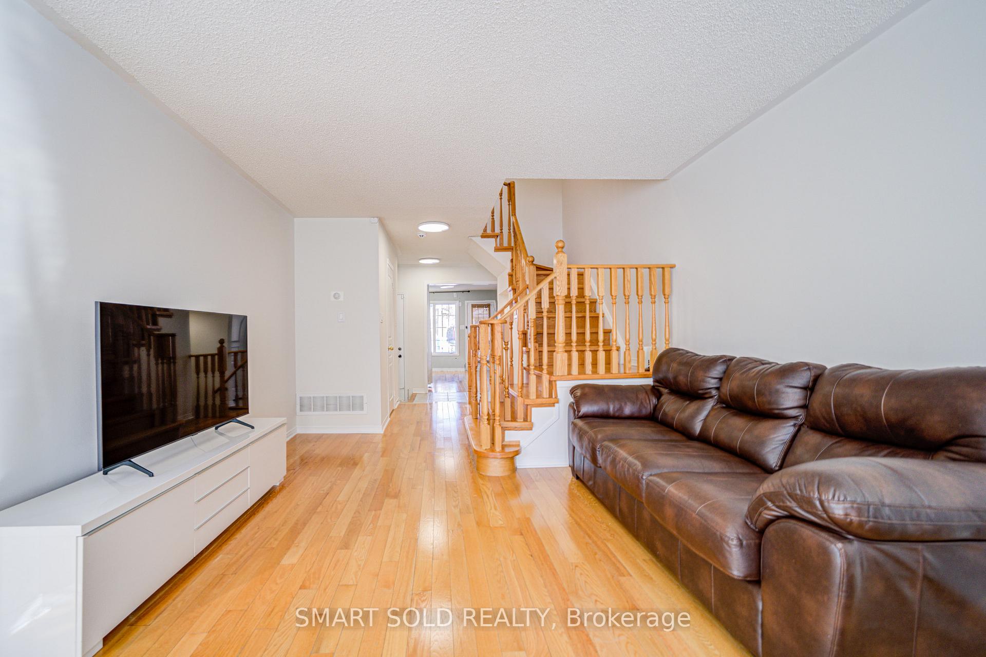 Photo 15 of 109 Warren Bradley Street, Markham, Berczy — HOMEH