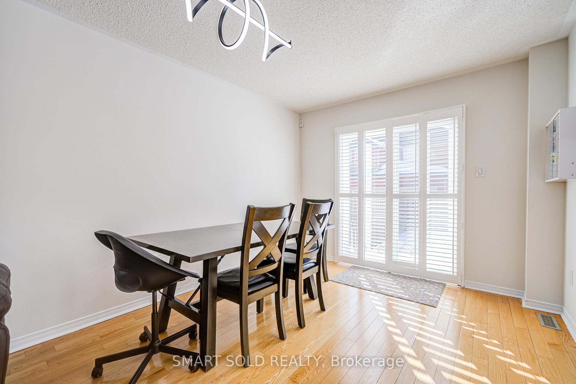 Photo 16 of 109 Warren Bradley Street, Markham, Berczy — HOMEH