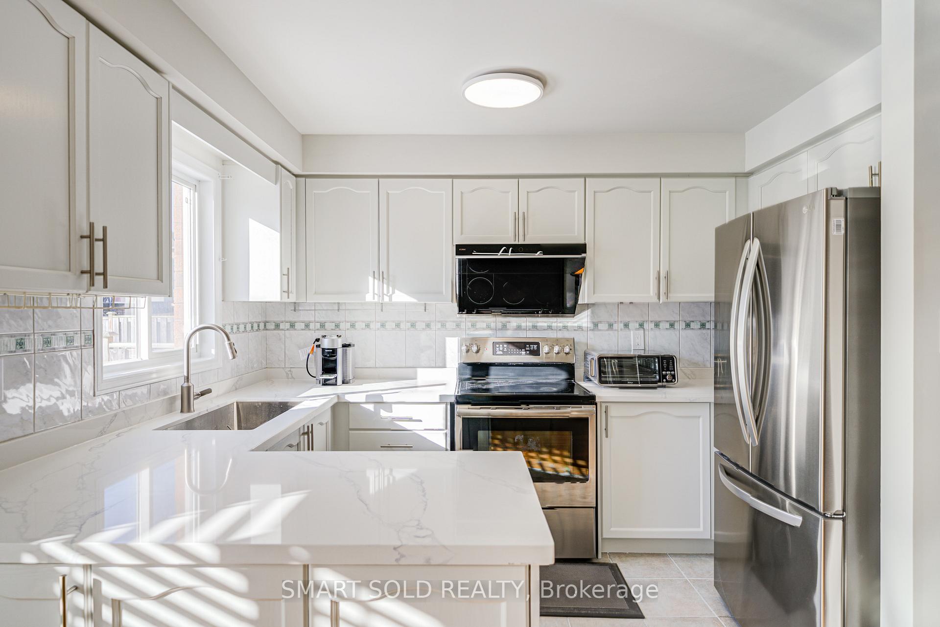 Photo 17 of 109 Warren Bradley Street, Markham, Berczy — HOMEH