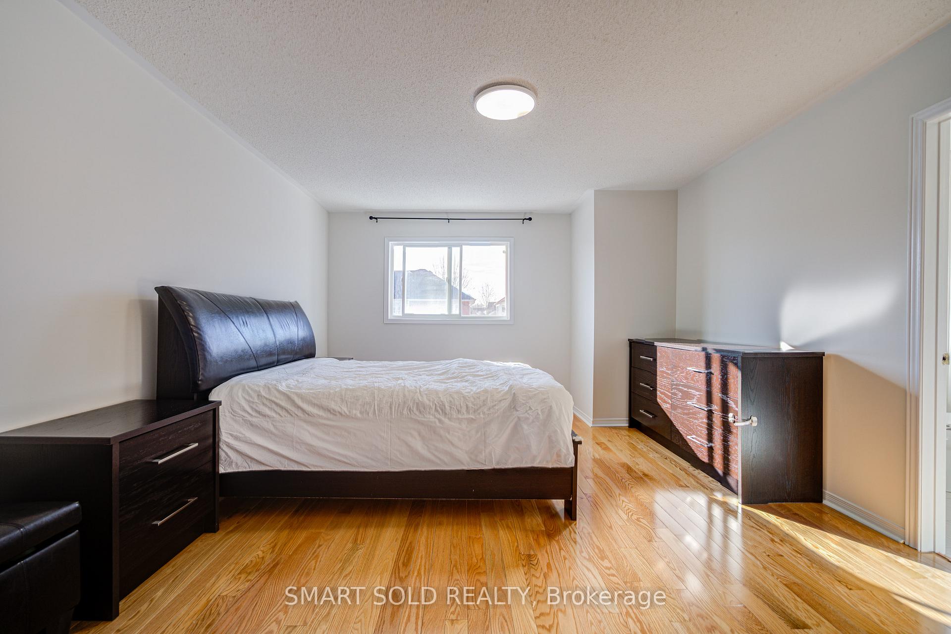 Photo 22 of 109 Warren Bradley Street, Markham, Berczy — HOMEH