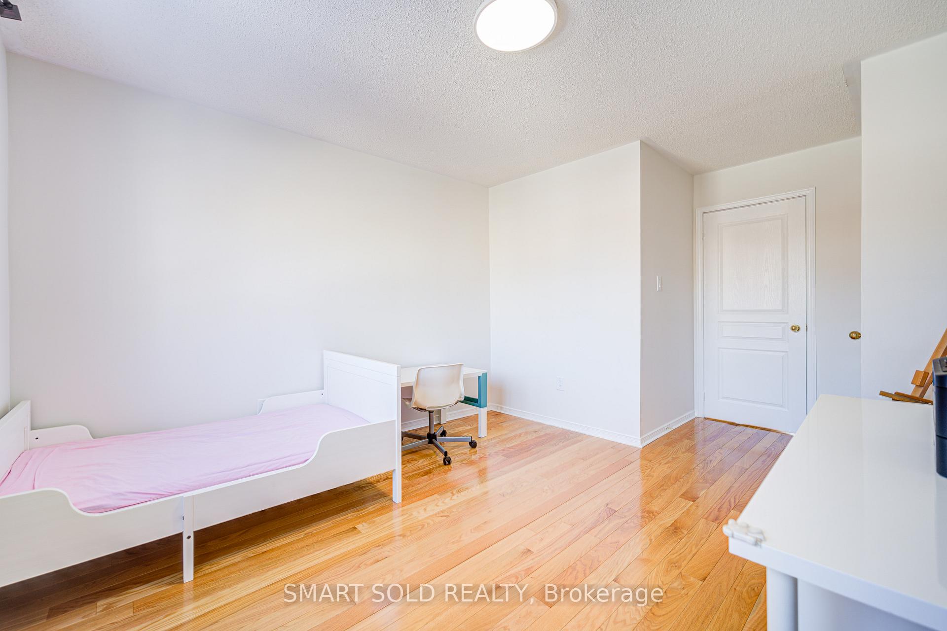 Photo 32 of 109 Warren Bradley Street, Markham, Berczy — HOMEH