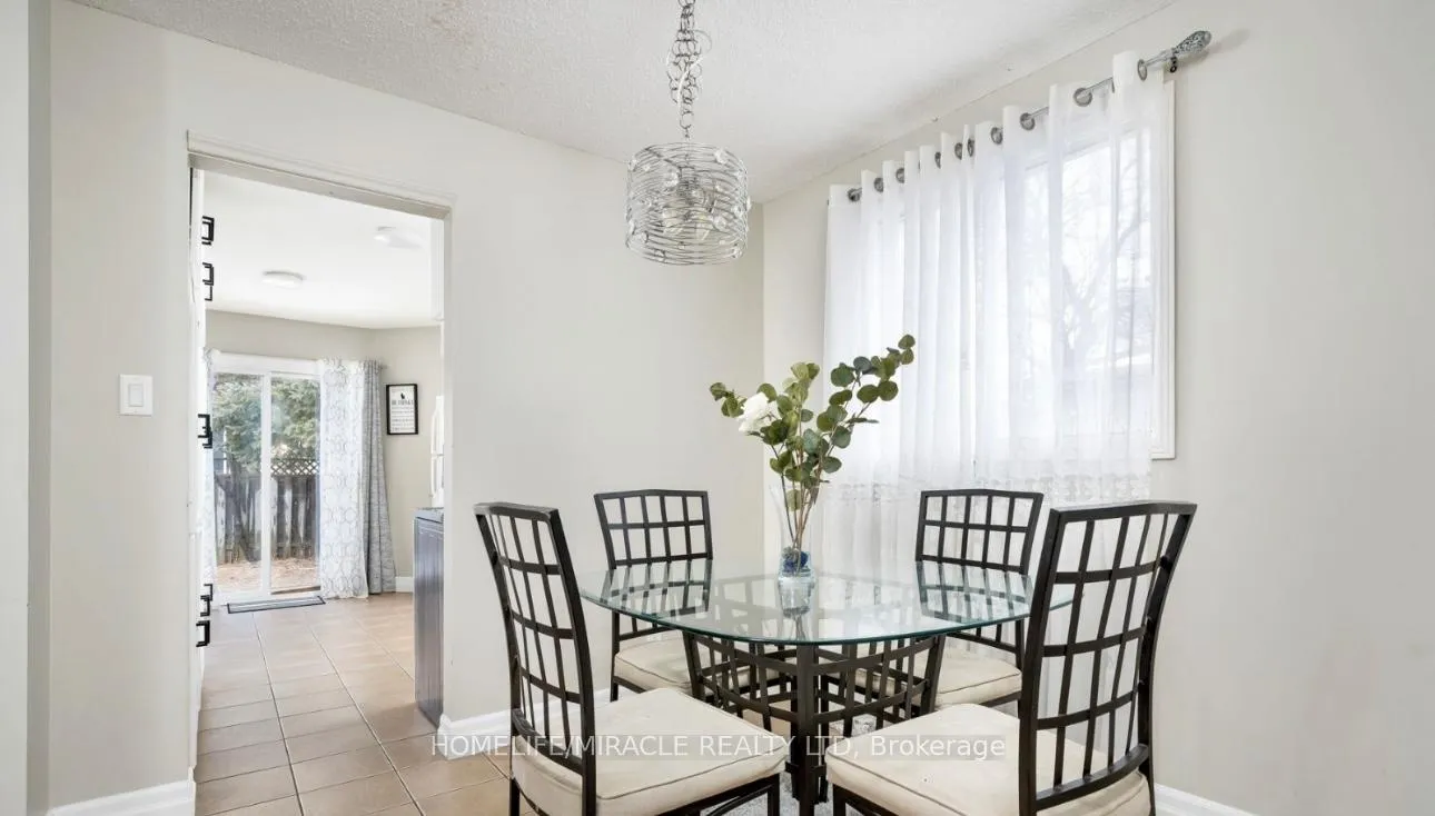 Photo 4 of 44 Glovers Road, Oshawa, Samac — HOMEH