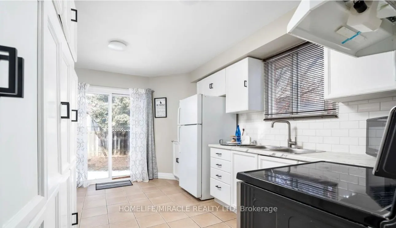 Photo 10 of 44 Glovers Road, Oshawa, Samac — HOMEH