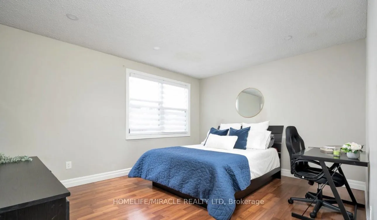 Photo 12 of 44 Glovers Road, Oshawa, Samac — HOMEH
