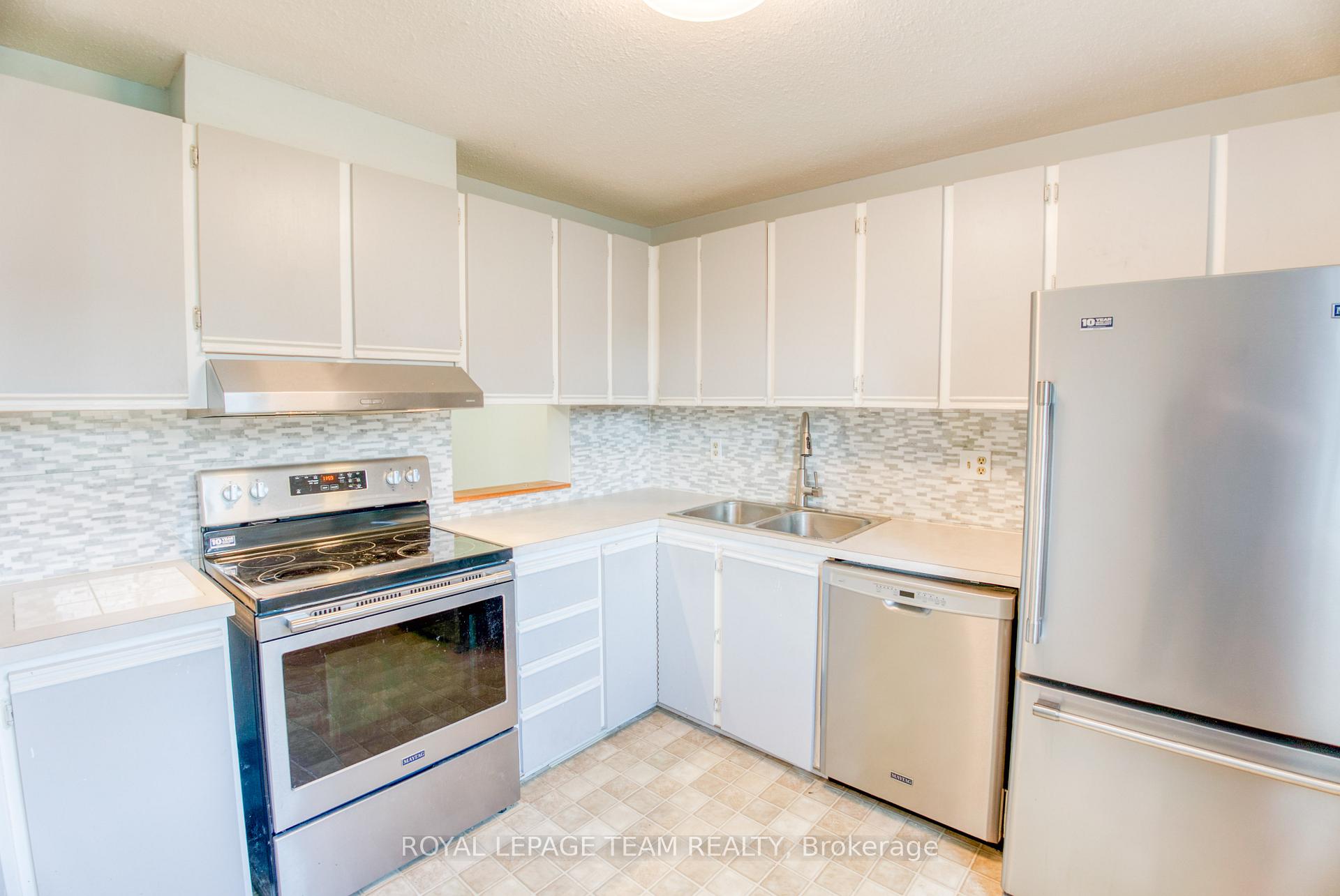 Photo 4 of 1094 Grenoble Crescent, Ottawa, Orleans Wood — HOMEH