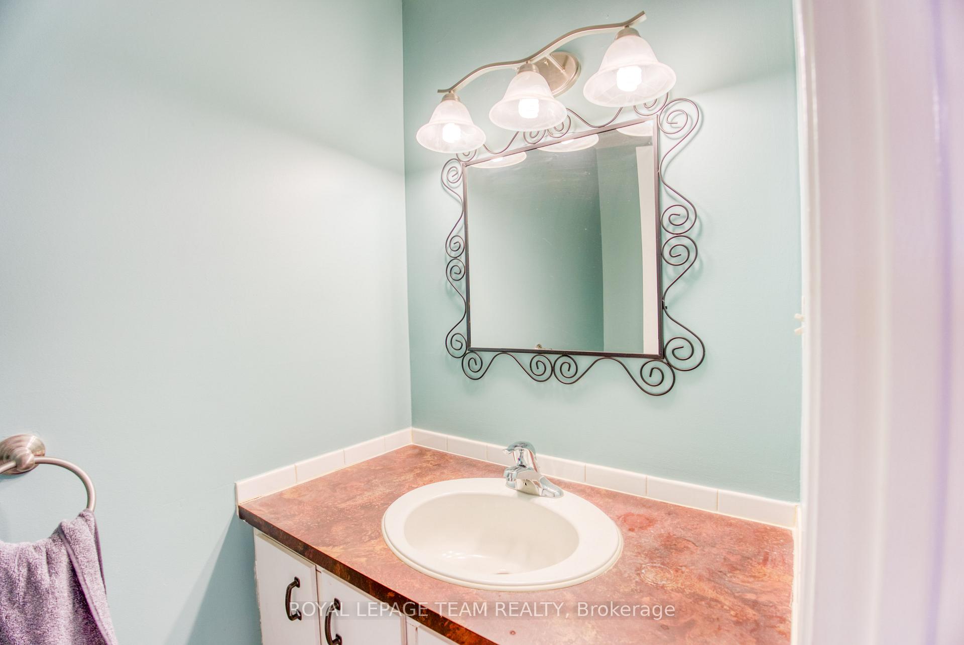 Photo 14 of 1094 Grenoble Crescent, Ottawa, Orleans Wood — HOMEH