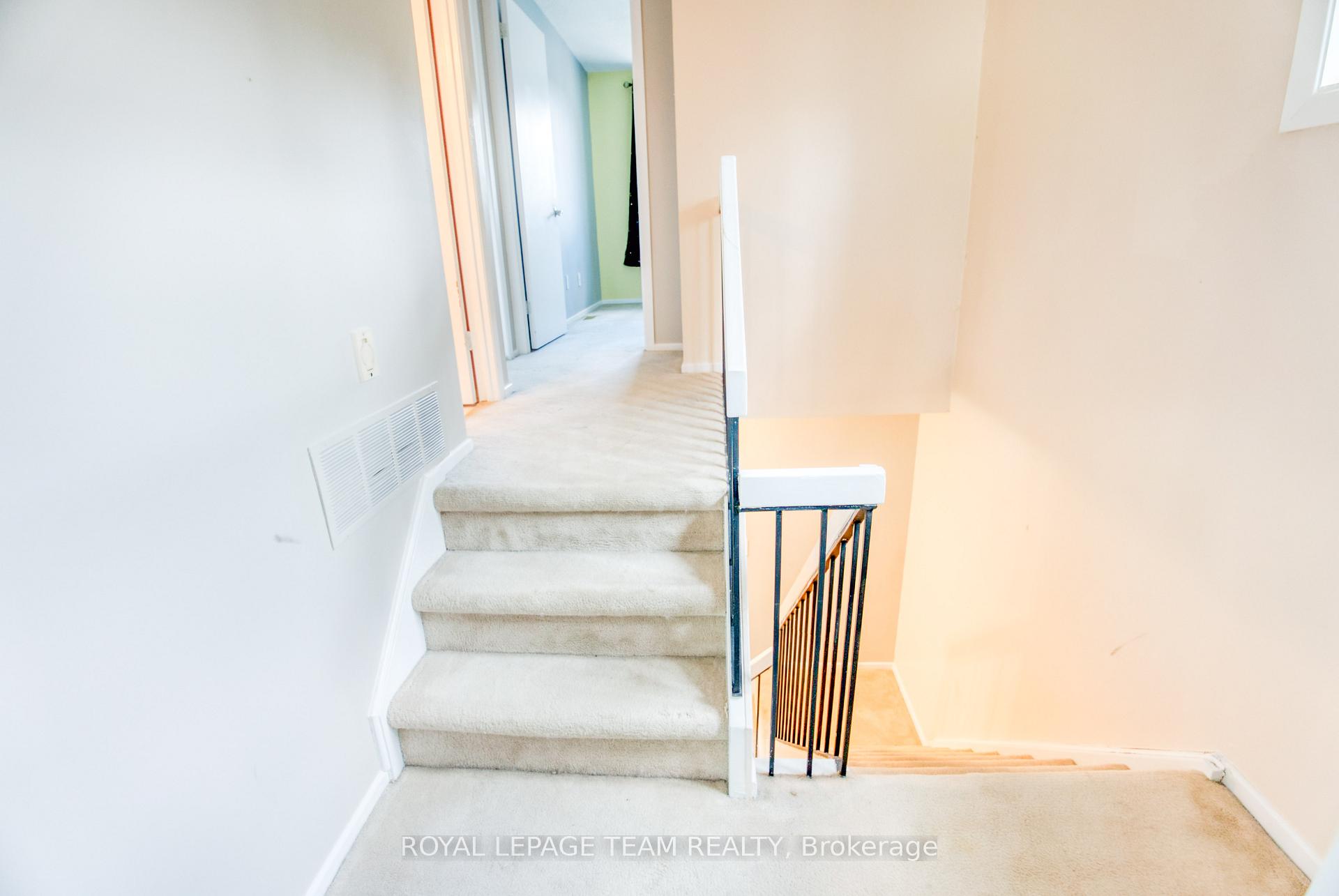 Photo 15 of 1094 Grenoble Crescent, Ottawa, Orleans Wood — HOMEH