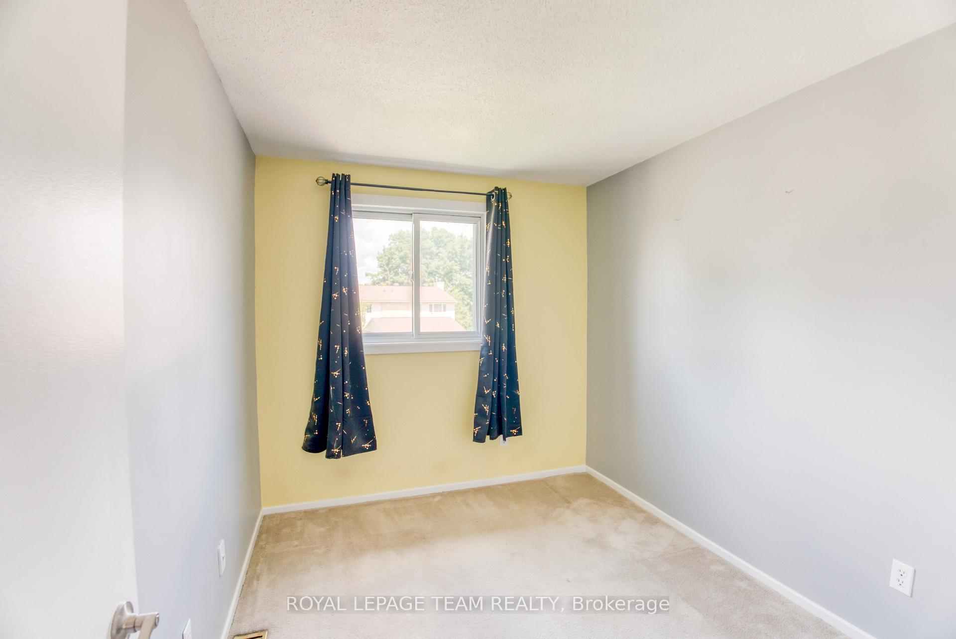 Photo 17 of 1094 Grenoble Crescent, Ottawa, Orleans Wood — HOMEH
