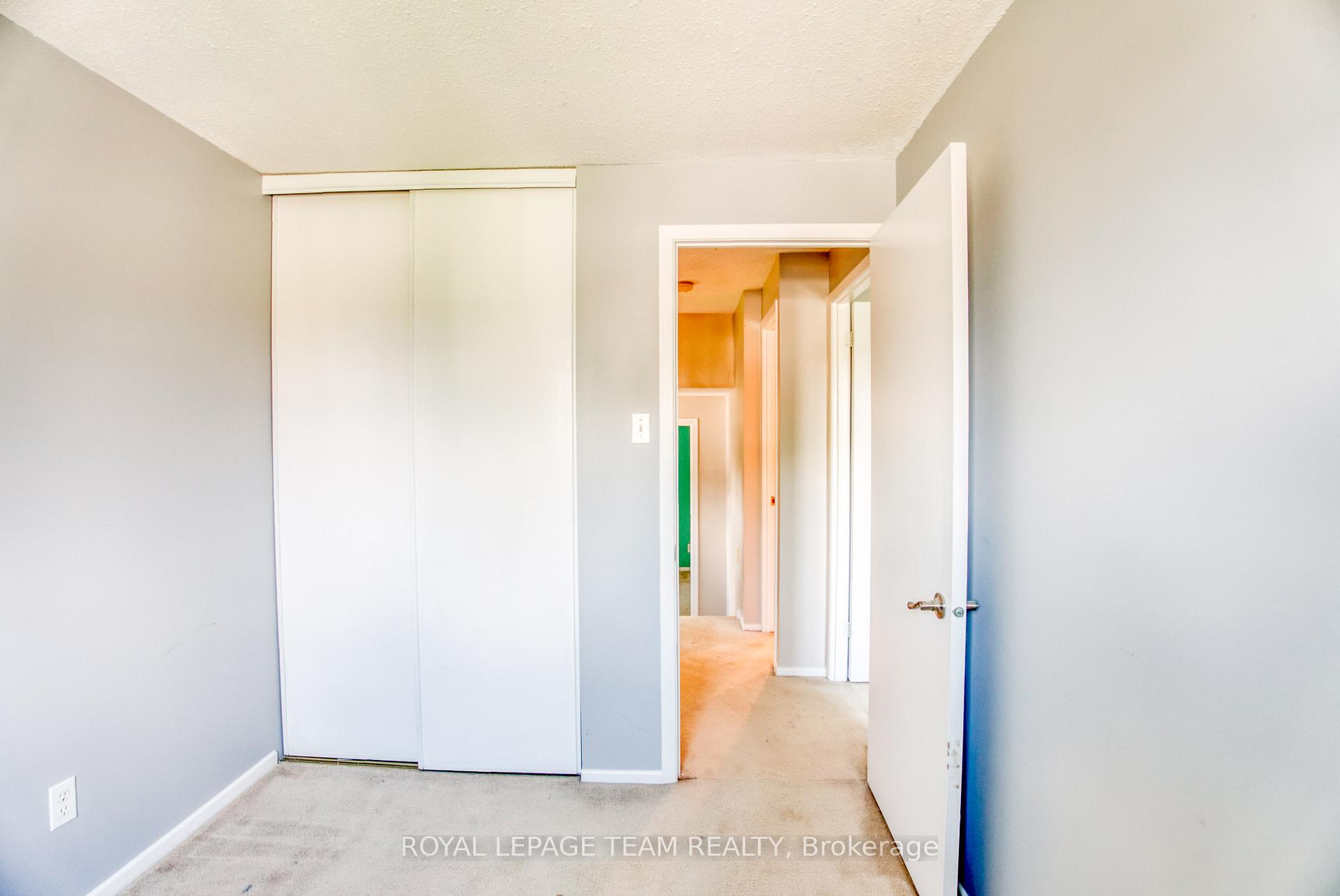 Photo 18 of 1094 Grenoble Crescent, Ottawa, Orleans Wood — HOMEH