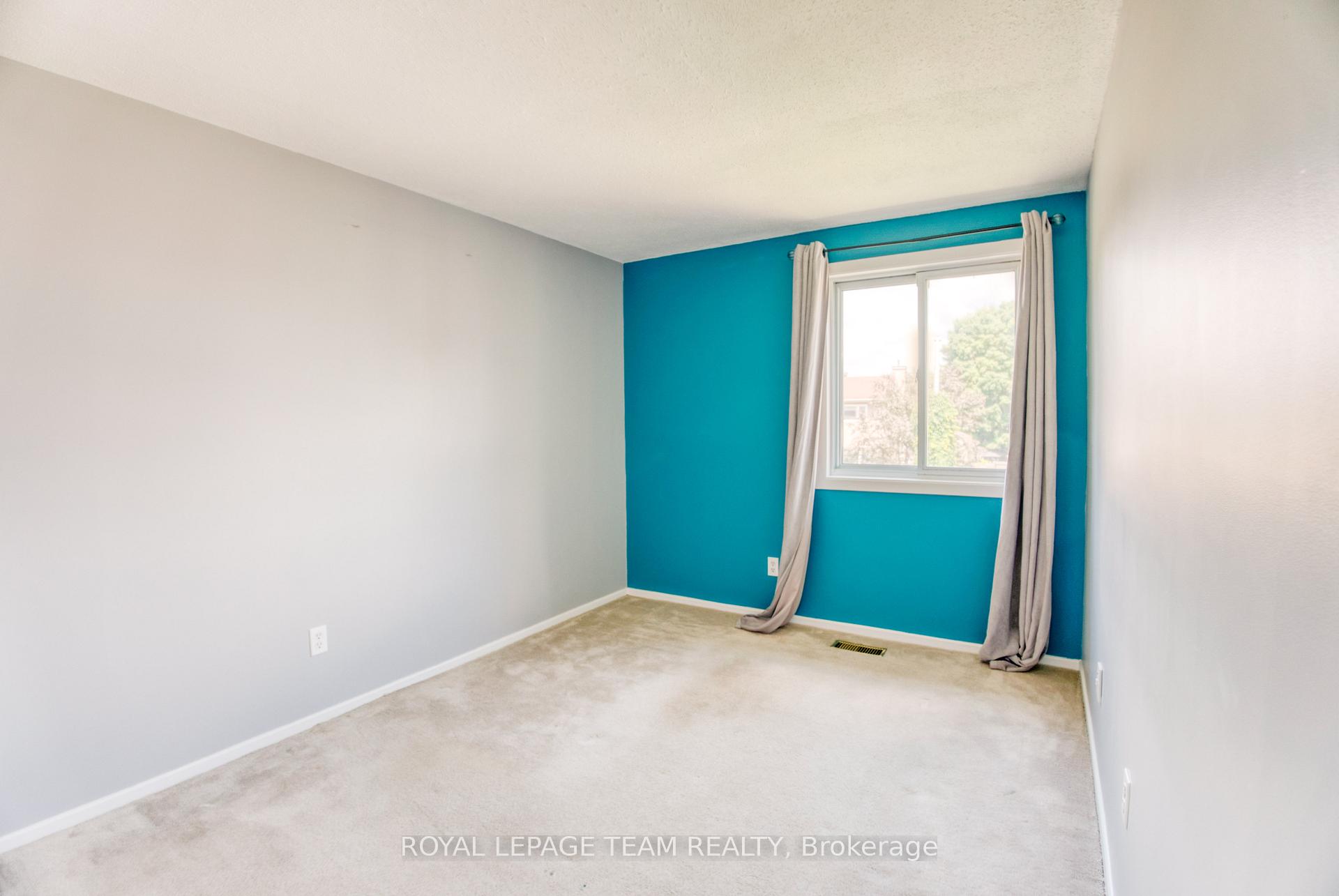 Photo 19 of 1094 Grenoble Crescent, Ottawa, Orleans Wood — HOMEH