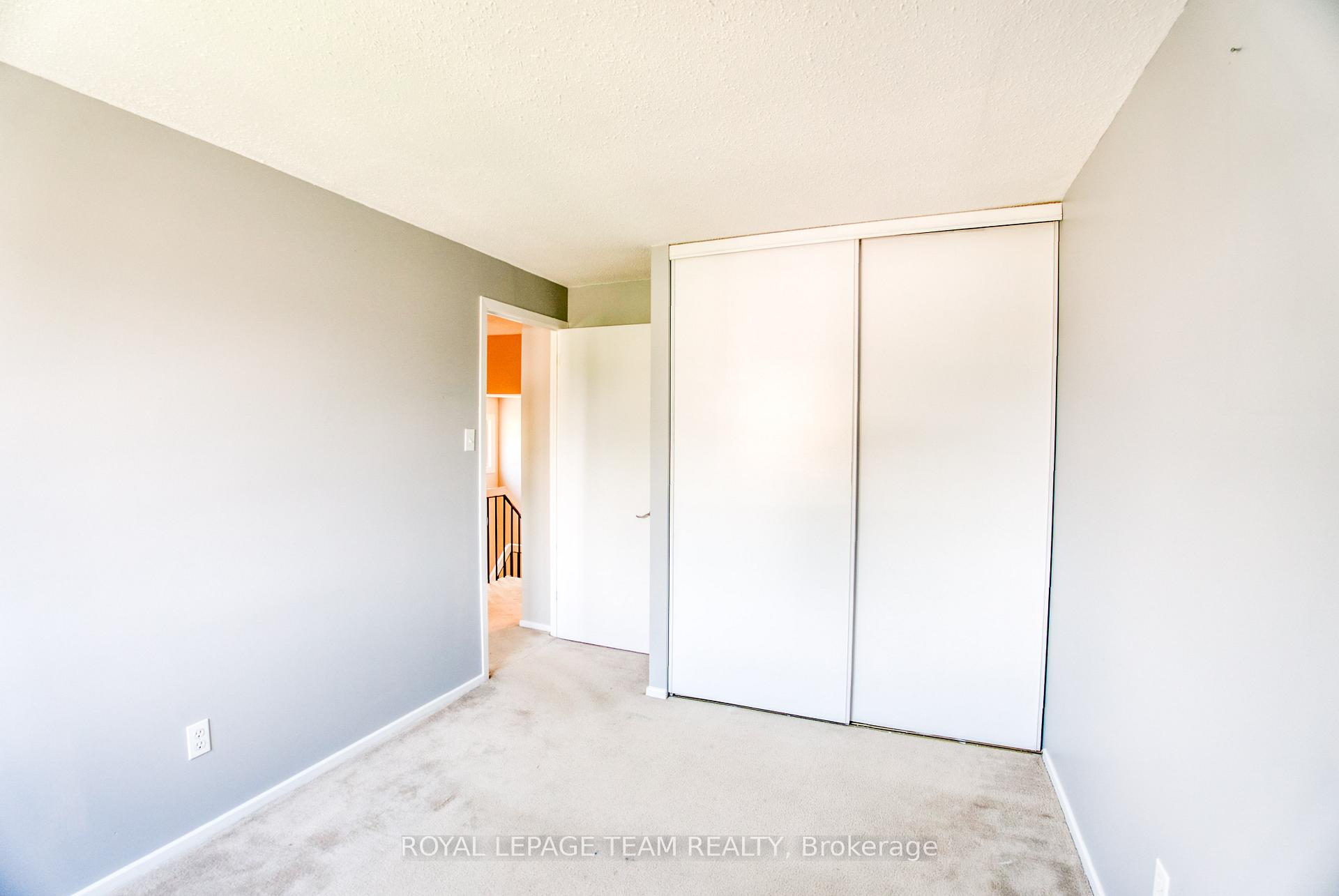 Photo 20 of 1094 Grenoble Crescent, Ottawa, Orleans Wood — HOMEH