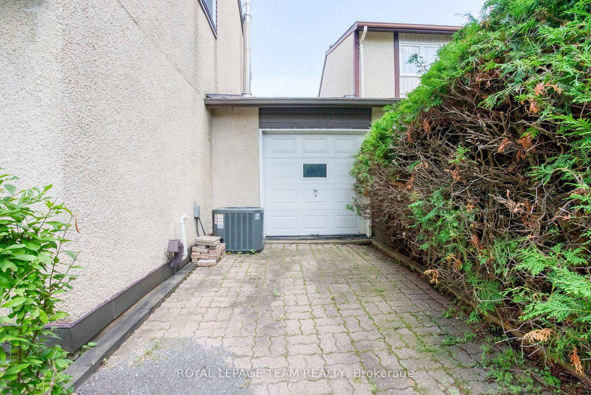 Photo 30 of 1094 Grenoble Crescent, Ottawa, Orleans Wood — HOMEH