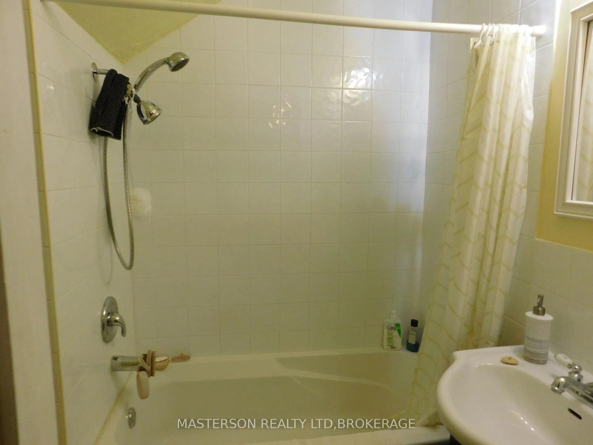 Photo 10 of 4627 Jepson Street, Niagara Falls, Downtown — HOMEH