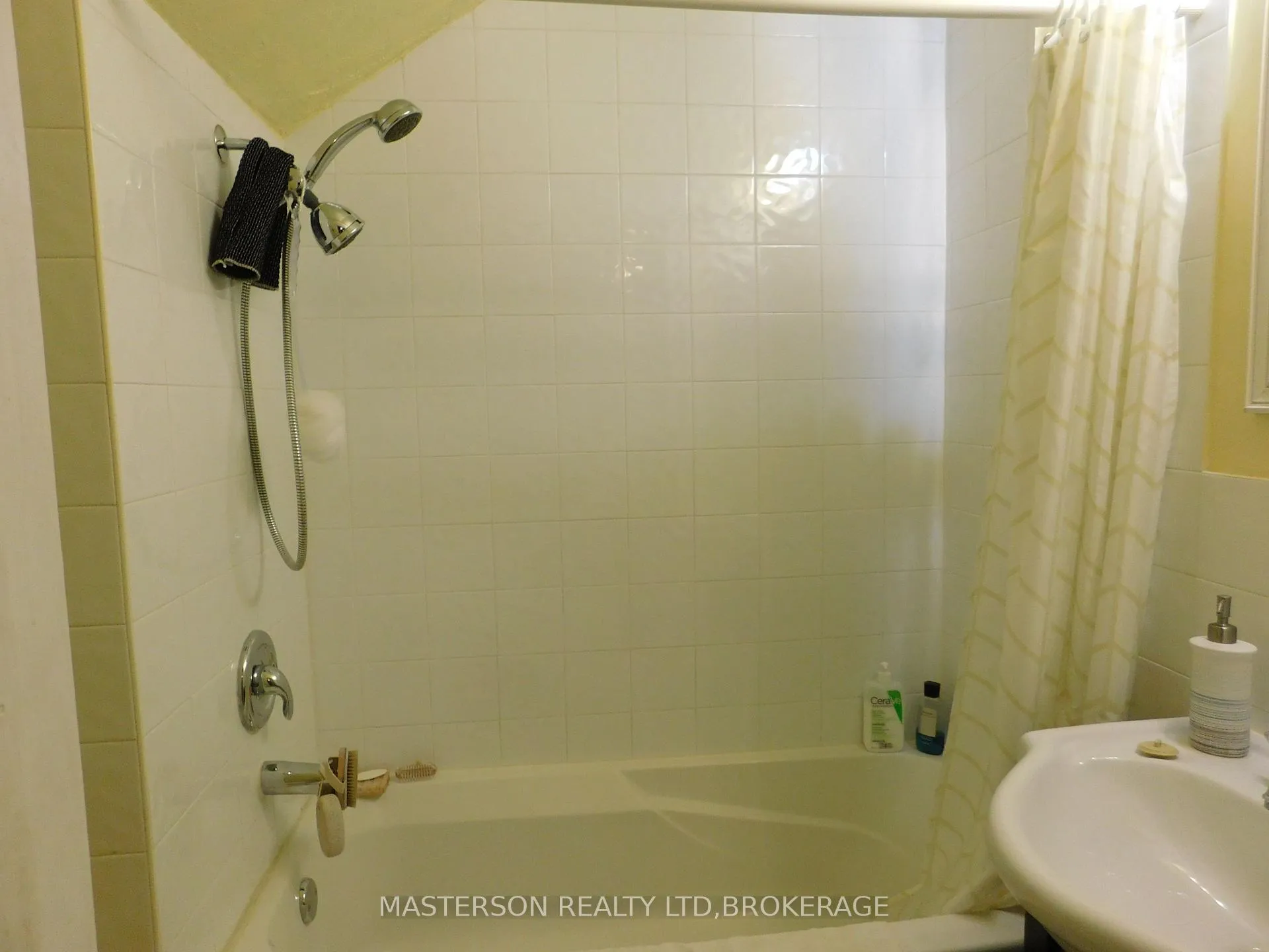 Photo 11 of 4627 Jepson Street, Niagara Falls, Downtown — HOMEH