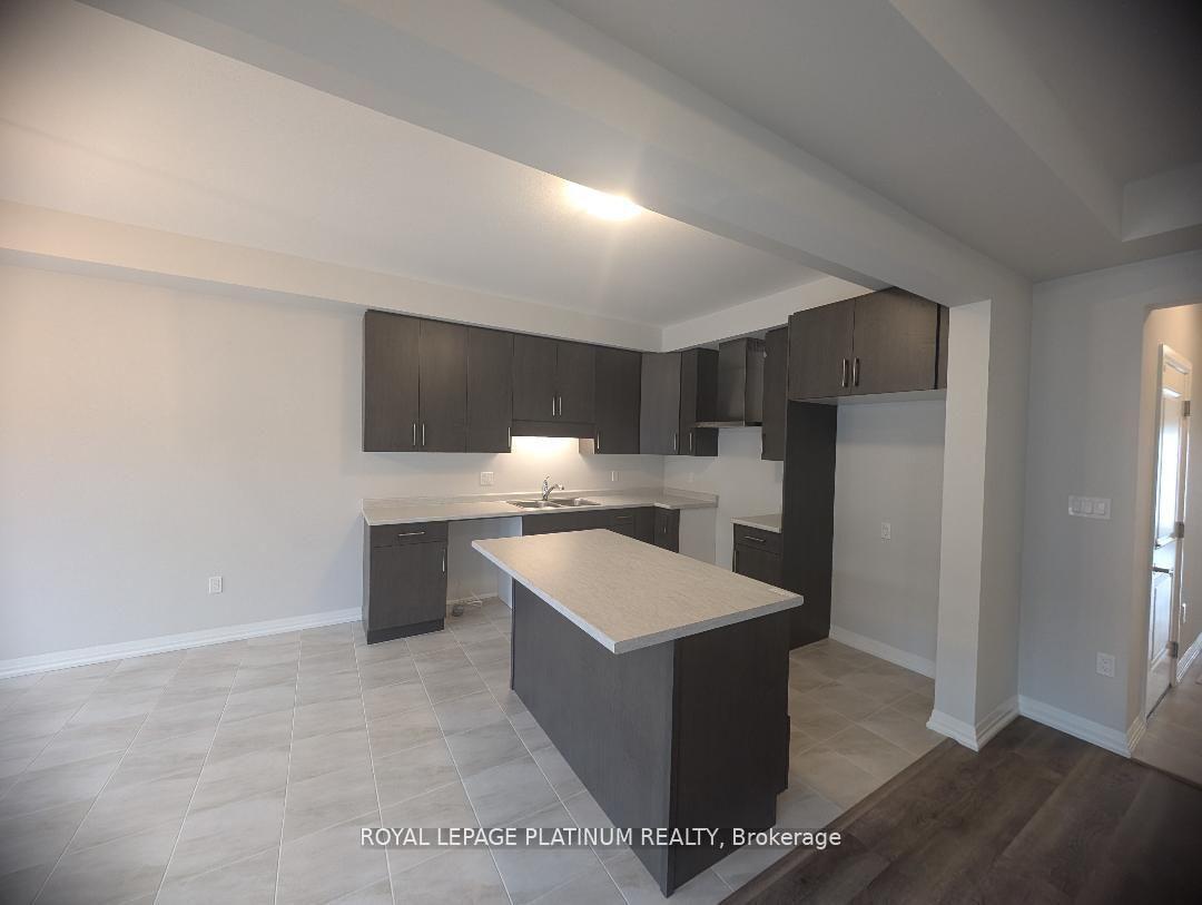 Photo 3 of 30 Samuel Avenue, Pelham, Fonthill — HOMEH