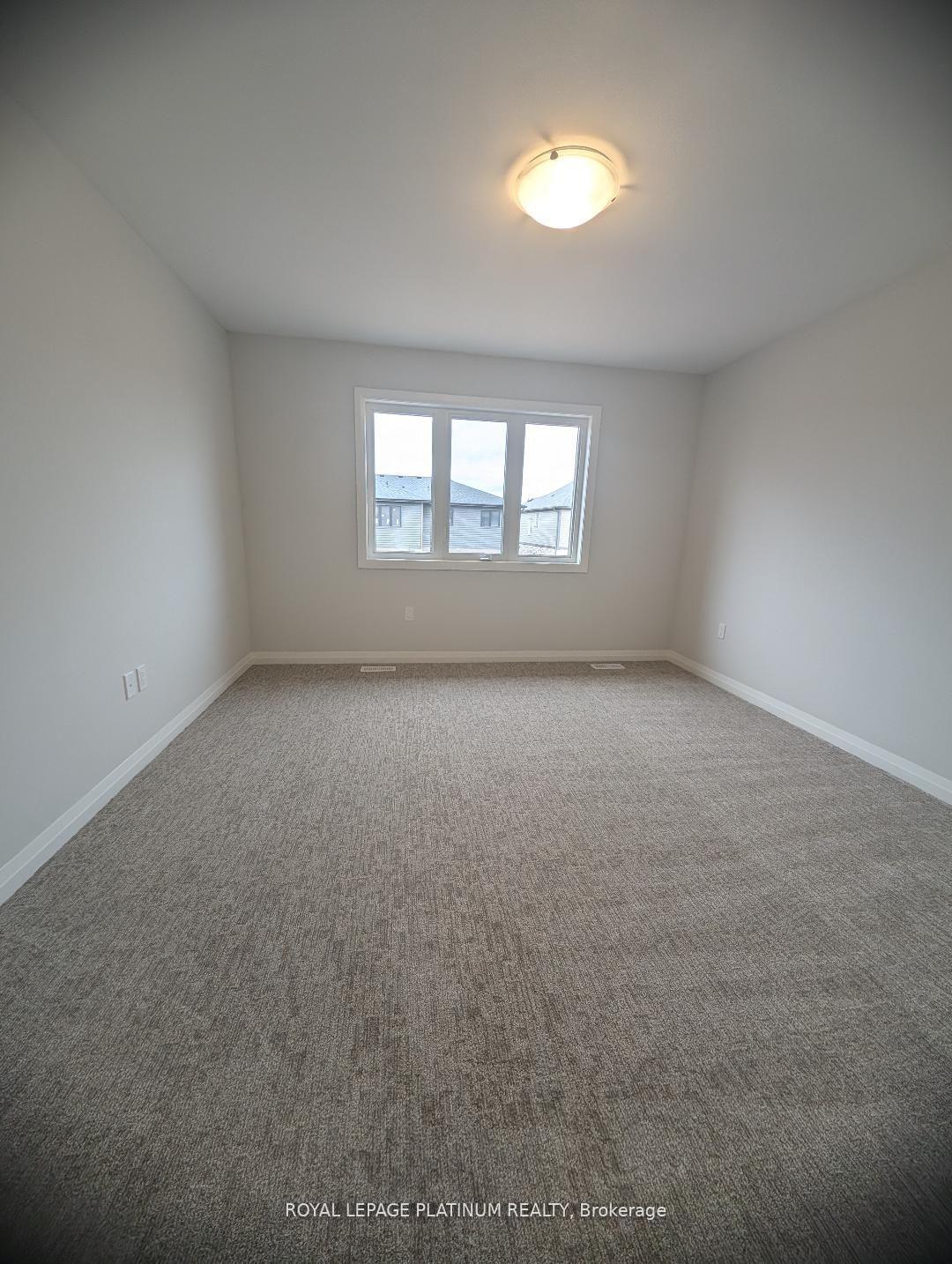 Photo 5 of 30 Samuel Avenue, Pelham, Fonthill — HOMEH