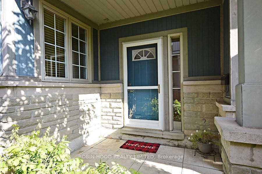 Photo 2 of Unit Upper, 1868 Stevington Crescent, Mississauga, Meadowvale Village — HOMEH