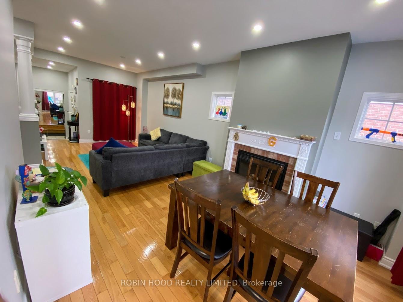Photo 5 of Unit Upper, 1868 Stevington Crescent, Mississauga, Meadowvale Village — HOMEH