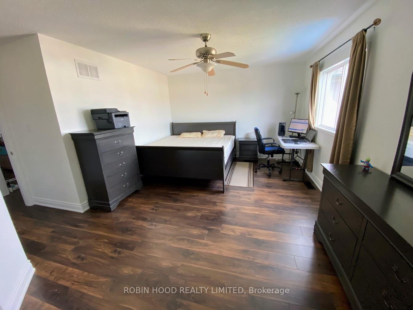 Photo 4 of Unit Upper, 1868 Stevington Crescent, Mississauga, Meadowvale Village — HOMEH