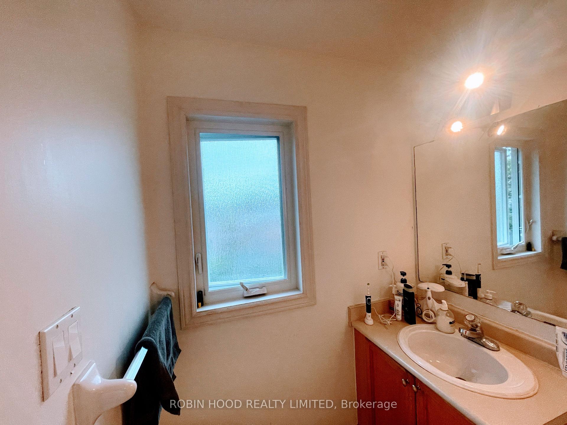 Photo 16 of Unit Upper, 1868 Stevington Crescent, Mississauga, Meadowvale Village — HOMEH