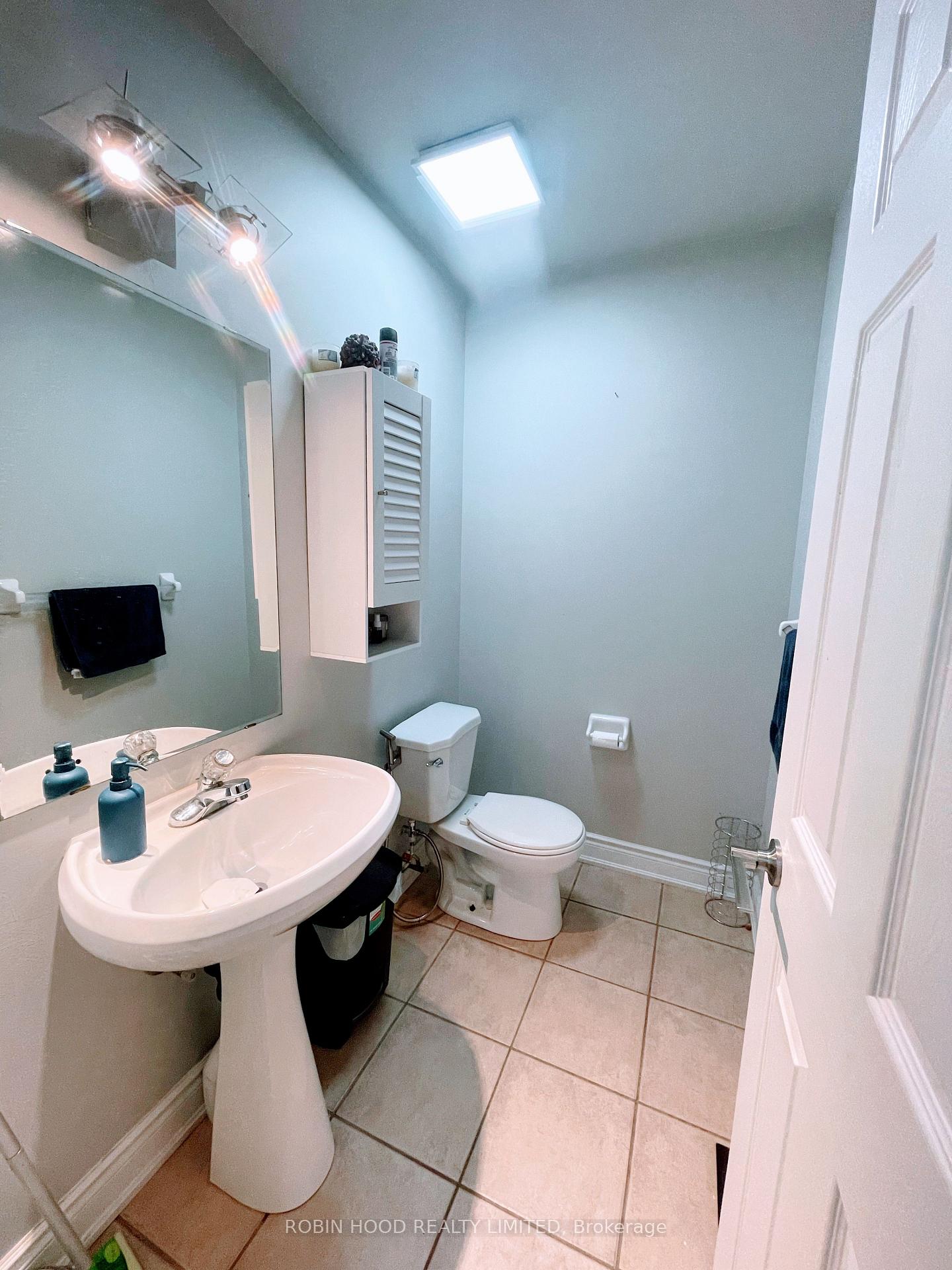 Photo 9 of Unit Upper, 1868 Stevington Crescent, Mississauga, Meadowvale Village — HOMEH