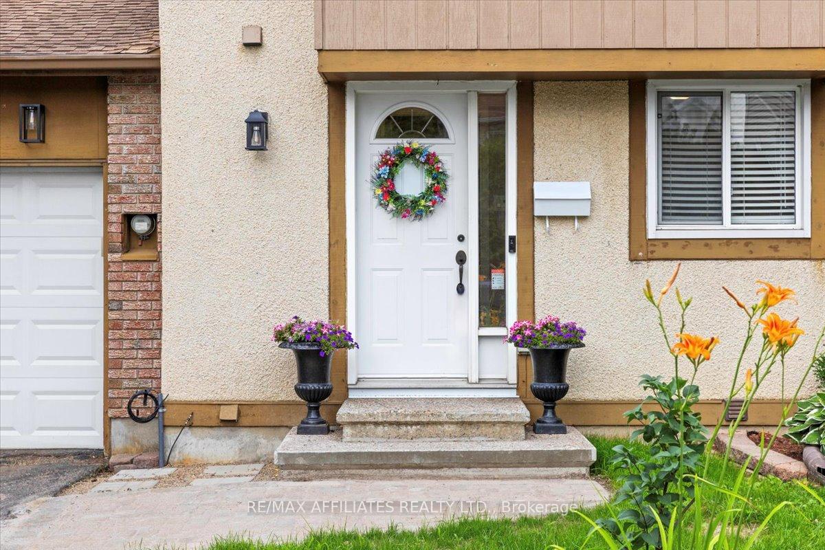 Photo 2 of 1150 Grenoble Crescent, Ottawa, Orleans Wood — HOMEH