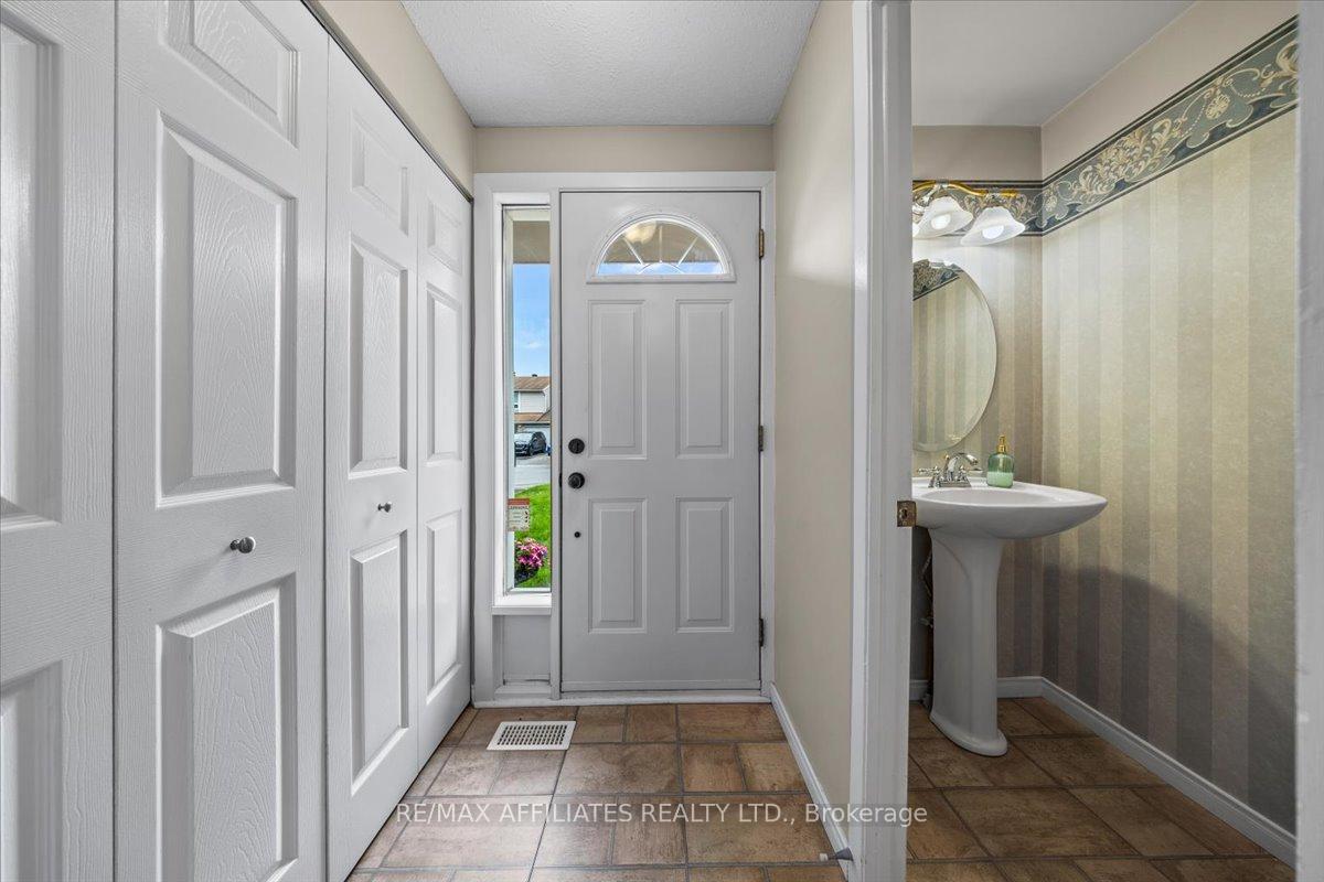 Photo 3 of 1150 Grenoble Crescent, Ottawa, Orleans Wood — HOMEH